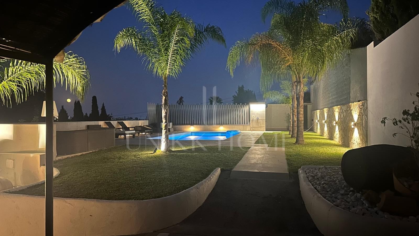 Charming Detached Villa with Expansion Potential and Stunning La Concha Views