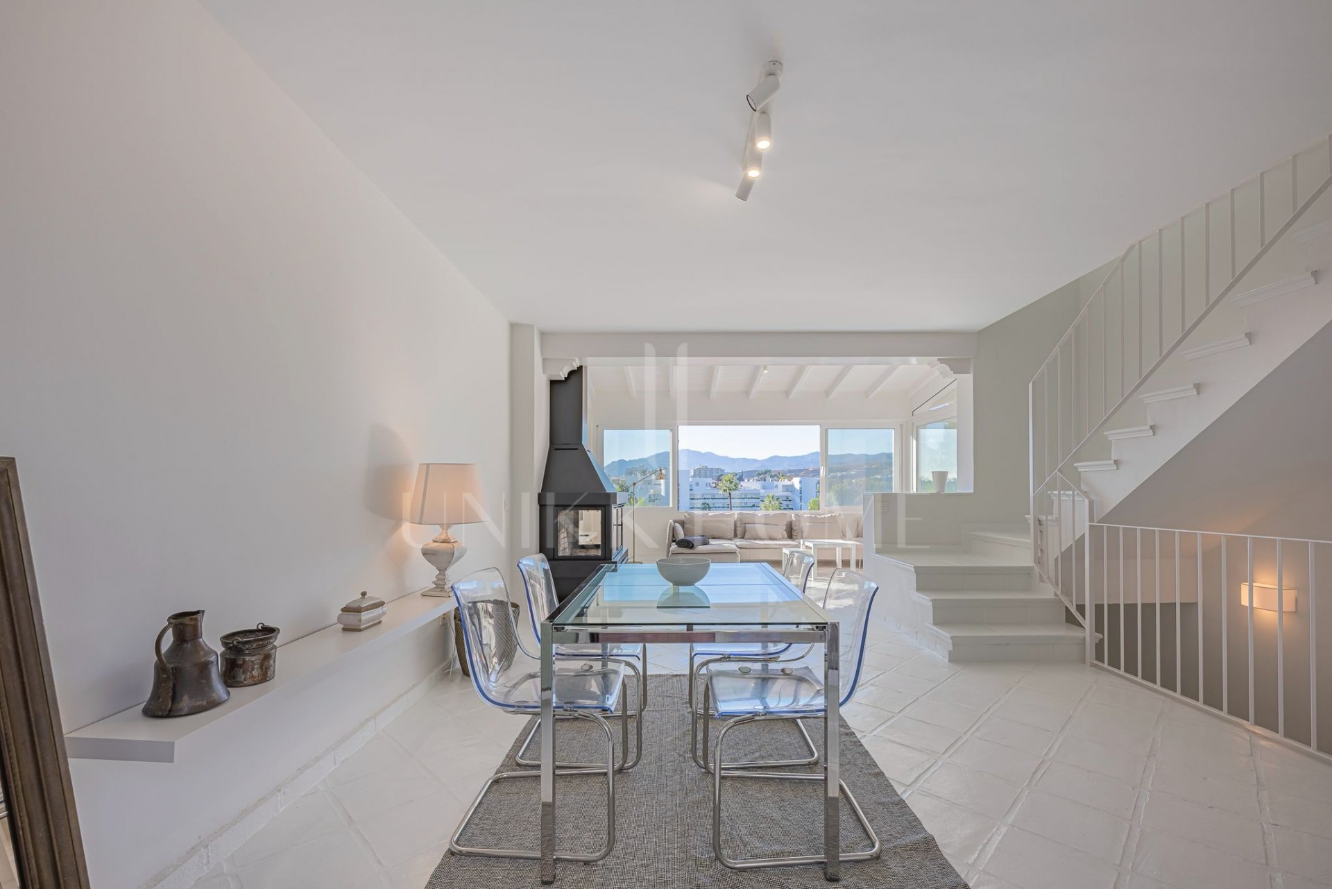 Casa Pareada Muy Soleada con Piscina Privado Junto al Club de Golf Guadalmina