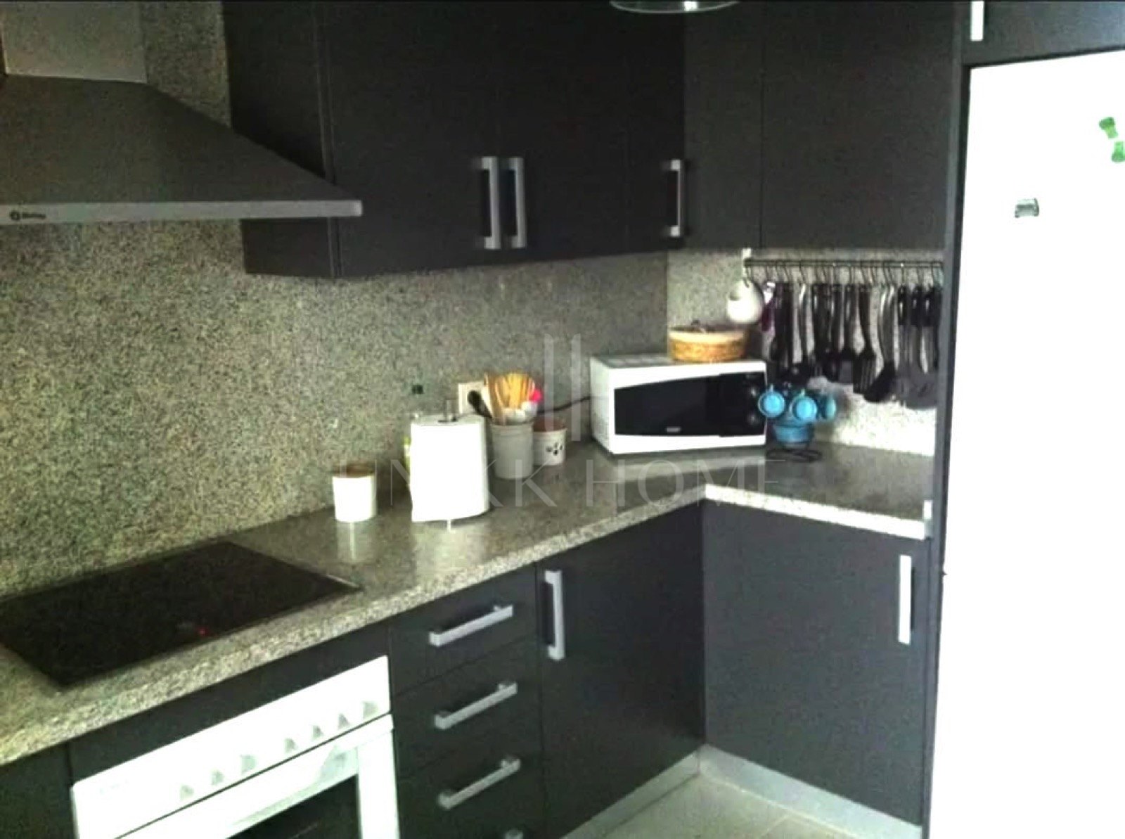 Spacious Ground Floor Apartment with Exclusive Garden Use