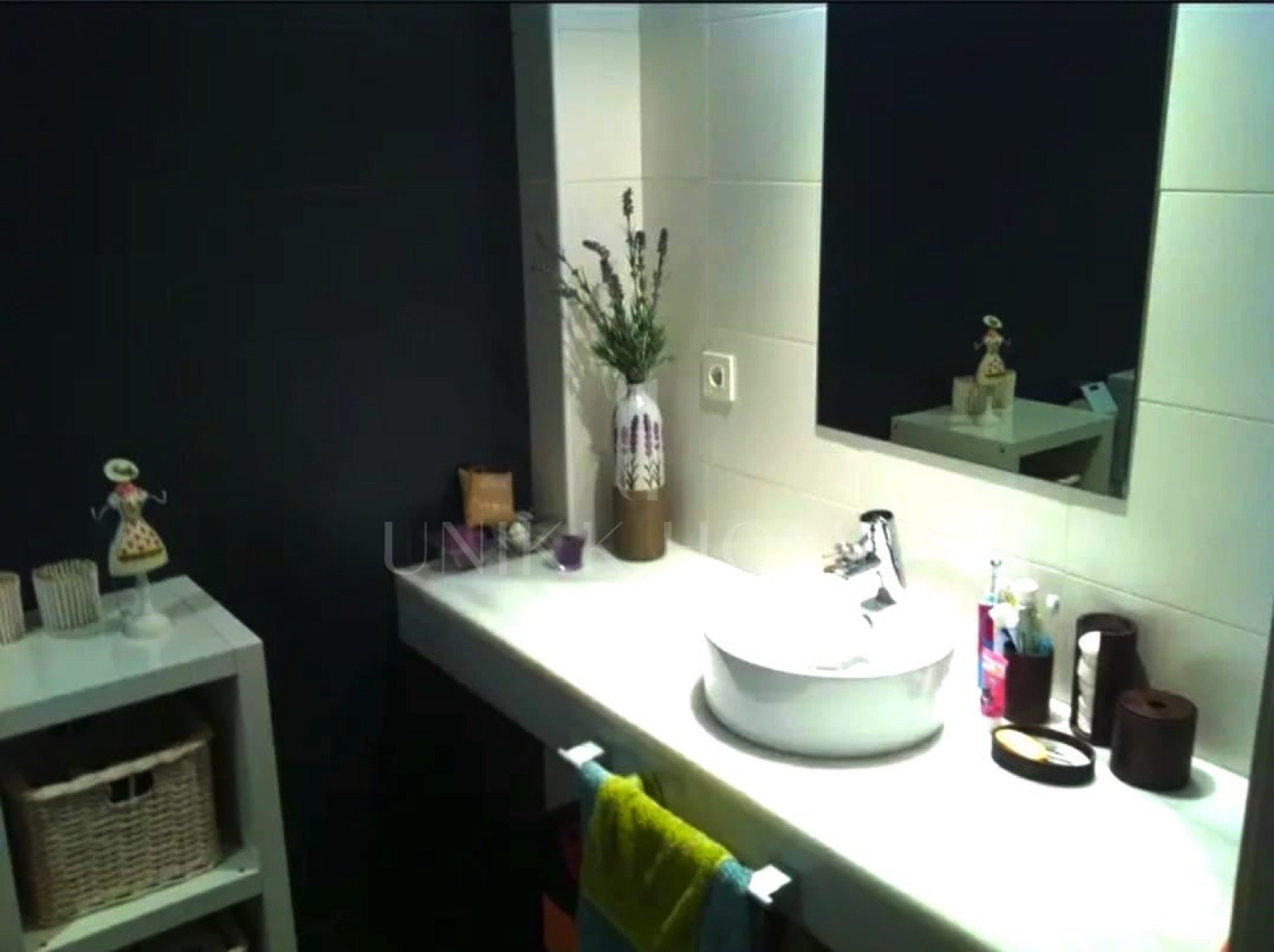 Spacious Ground Floor Apartment with Exclusive Garden Use