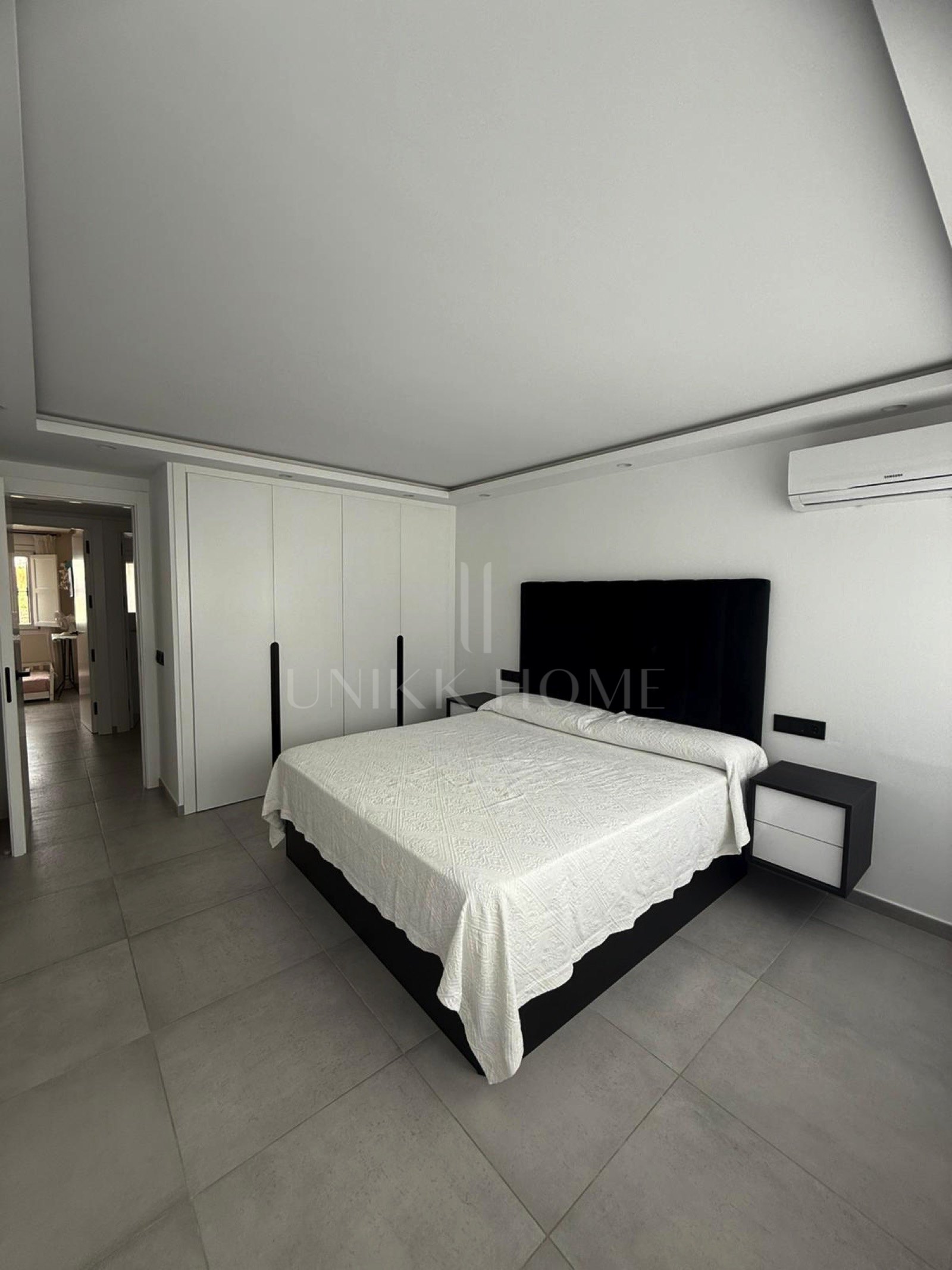 Spacious Corner 4-Bedroom Townhouse with Private Saltwater Pool