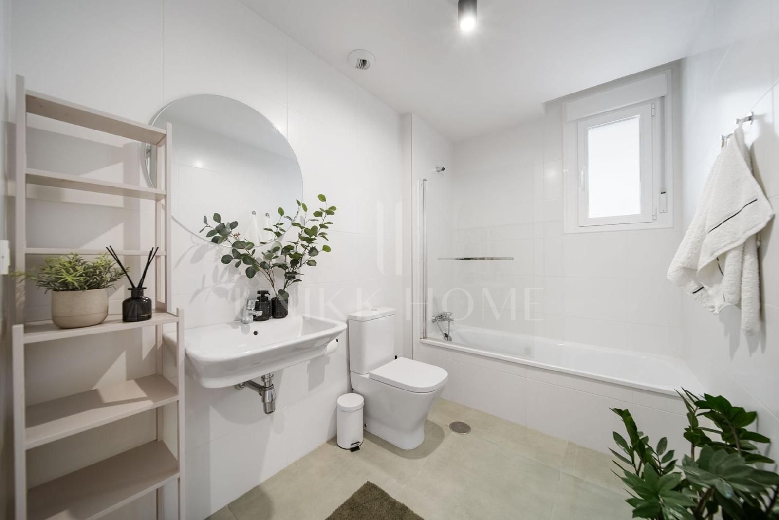 Piso Amueblado Moderno de 2 Dormitorios con Piscinas Infinity en Azotea