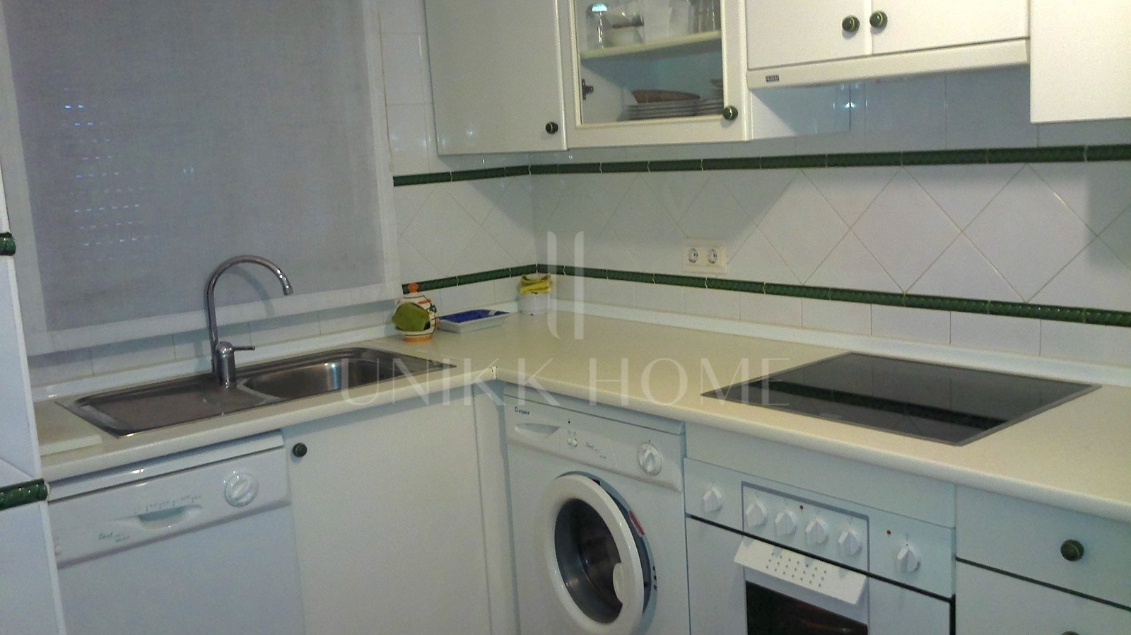 Bright 2-Bedroom Apartment – 5-Min Walk to Beach