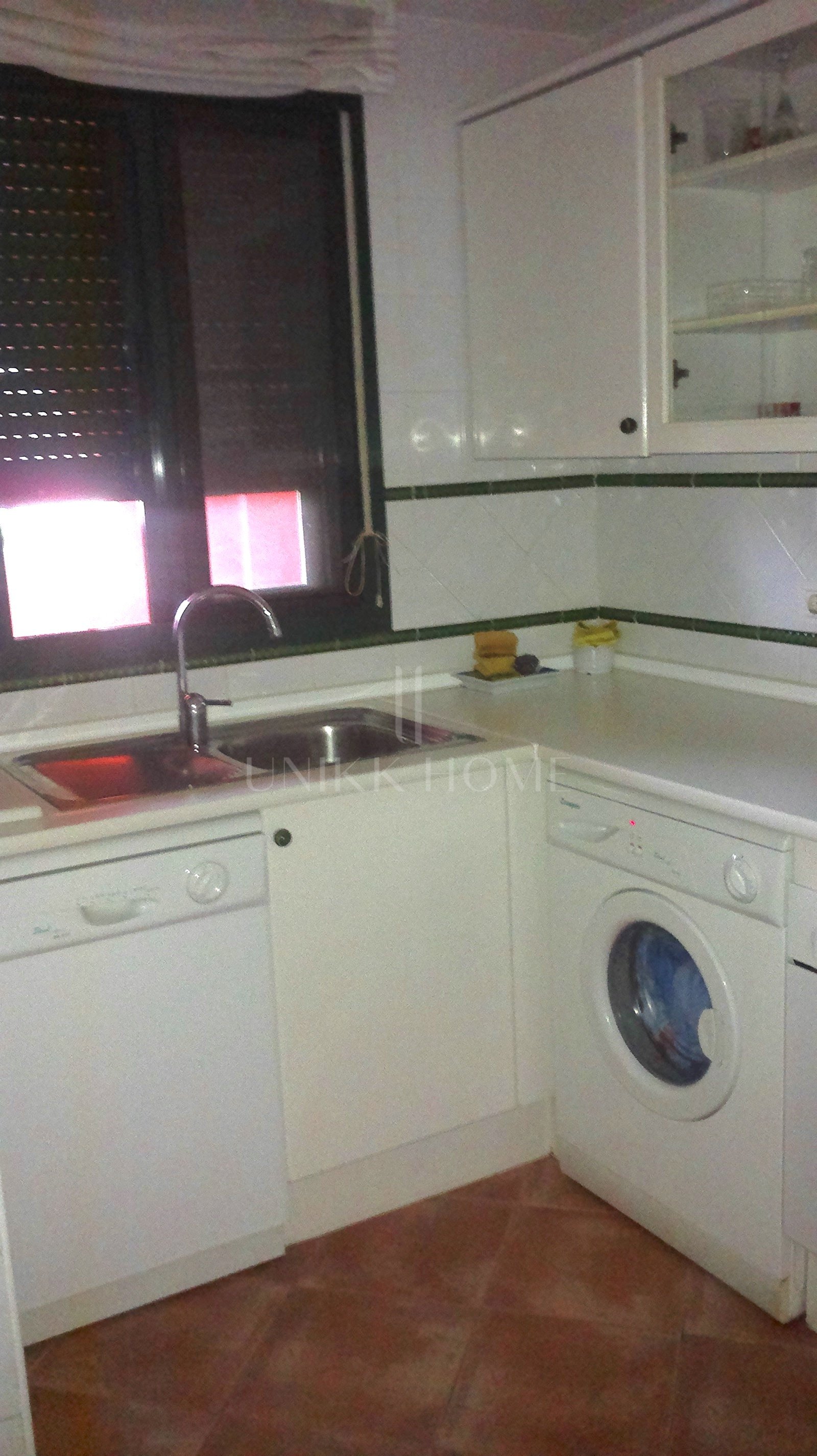 Bright 2-Bedroom Apartment – 5-Min Walk to Beach