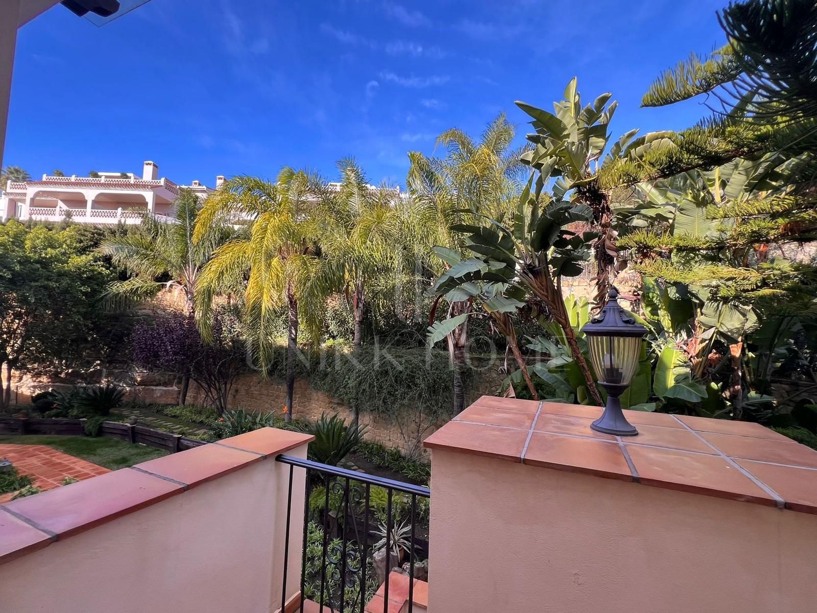 Dúplex de Lujo en 3 Plantas con Vistas al Mar y Montaña