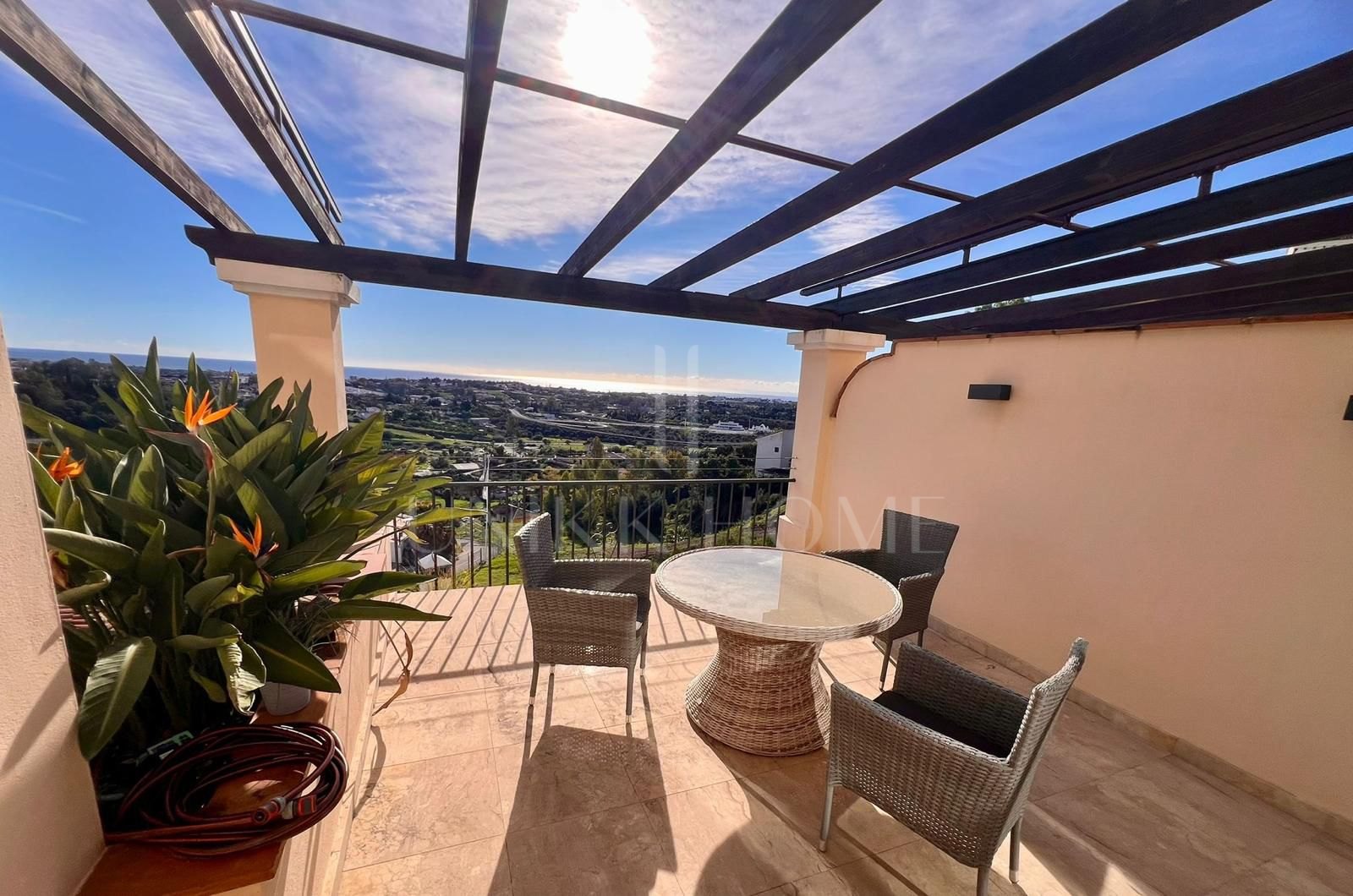 Dúplex de Lujo en 3 Plantas con Vistas al Mar y Montaña