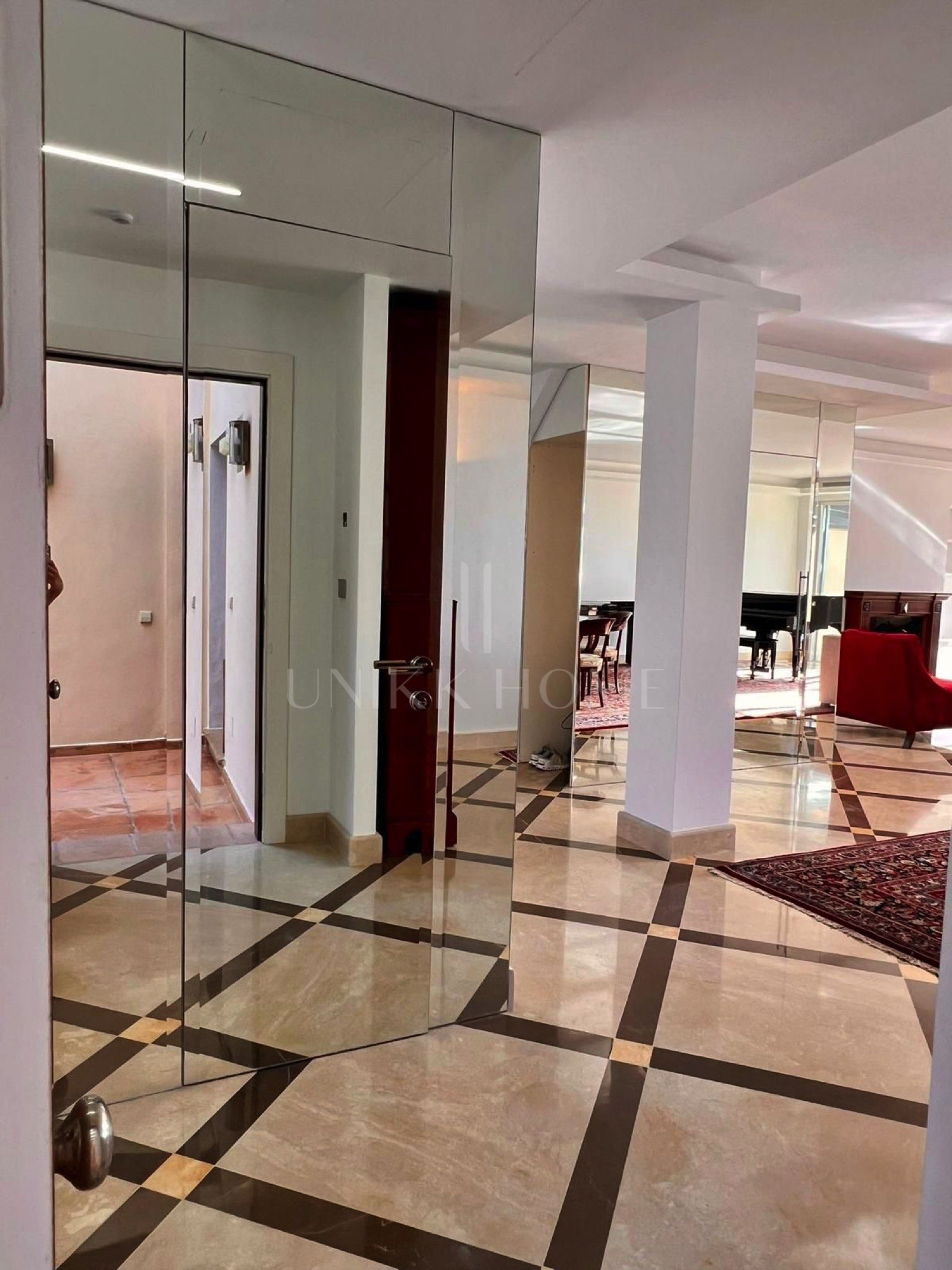 Dúplex de Lujo en 3 Plantas con Vistas al Mar y Montaña