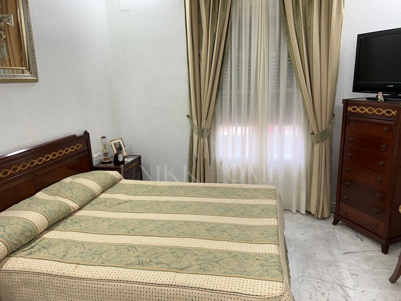 Espléndido Chalet Independiente con Piscina Privada y Vistas Panorámicas