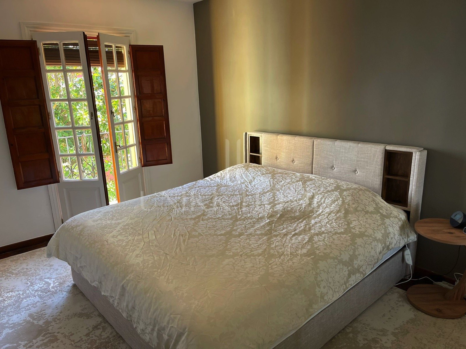 Fully Furnished Turnkey Renovated Townhouse