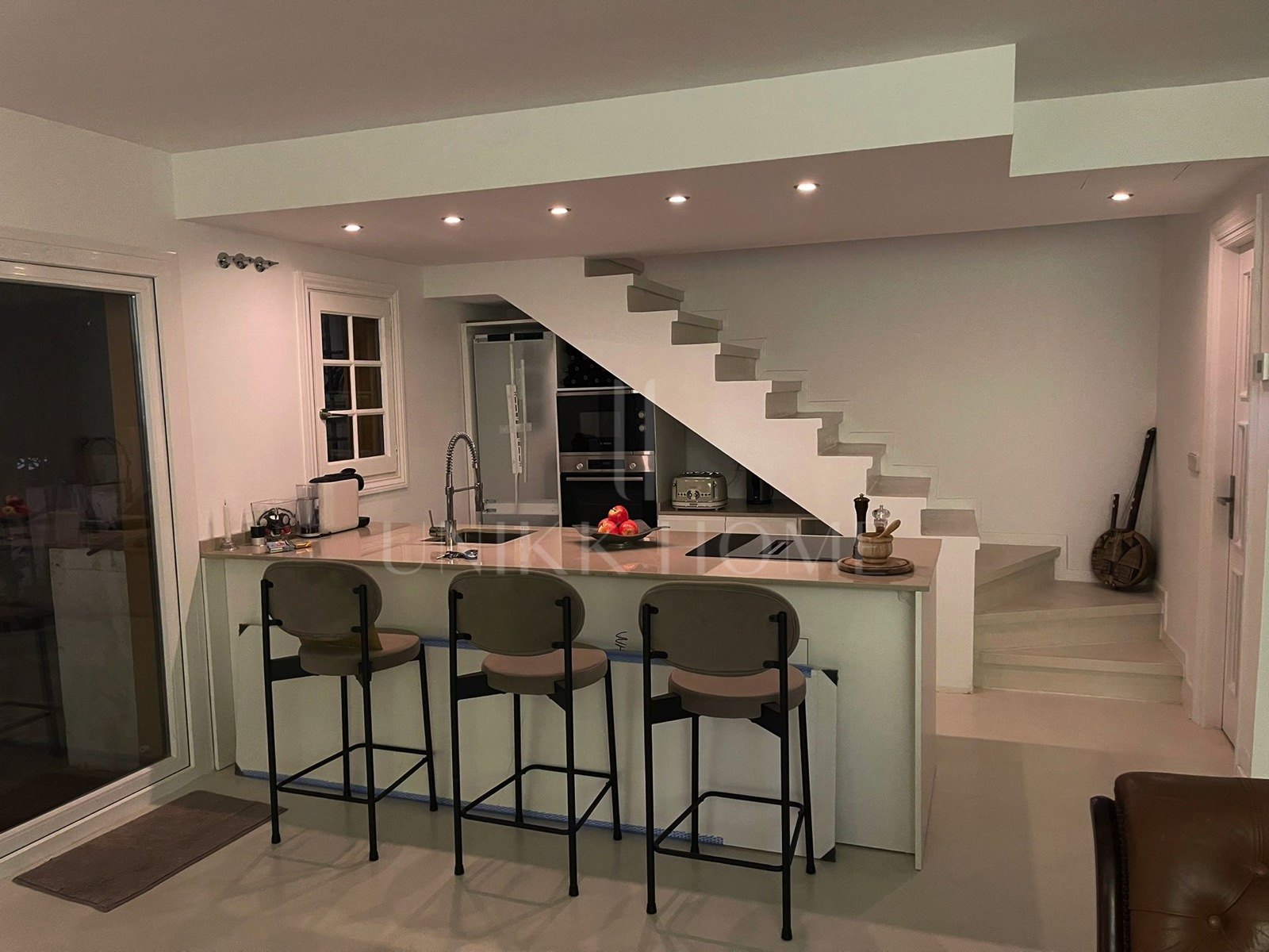 Fully Furnished Turnkey Renovated Townhouse