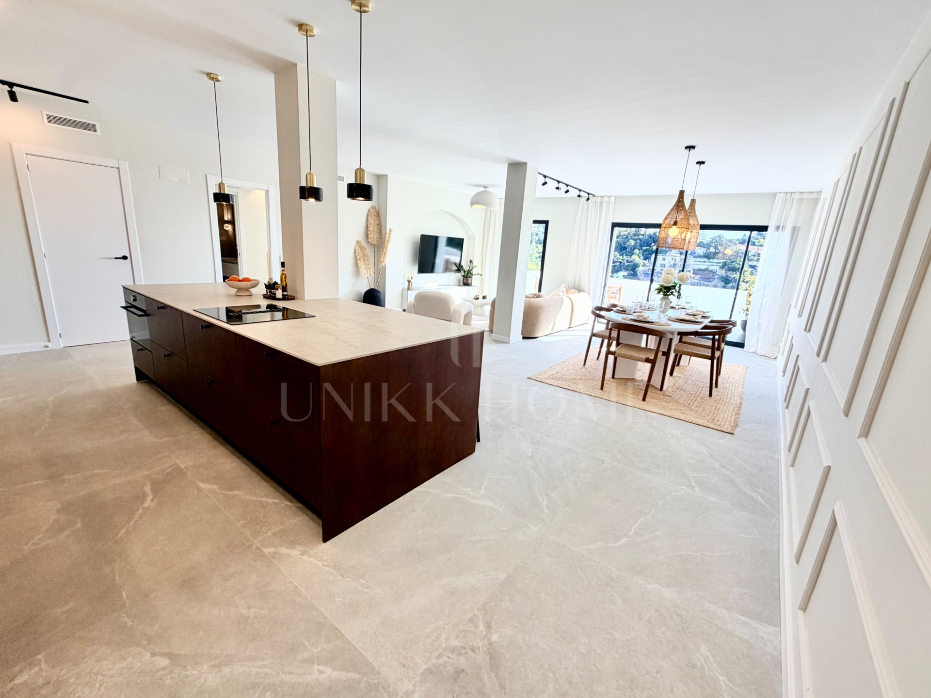 Lujoso Apartamento de 3 Dormitorios en La Quinta