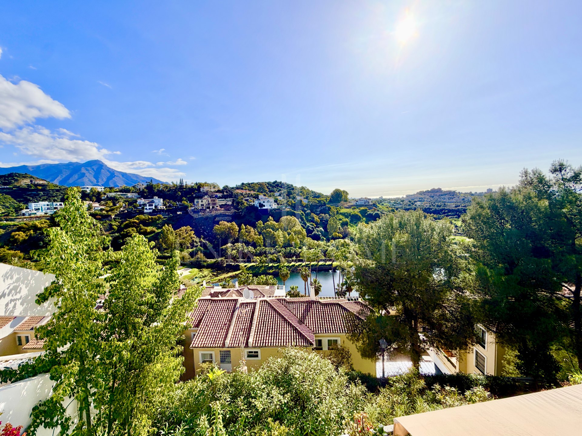 Lujoso Apartamento de 3 Dormitorios en La Quinta