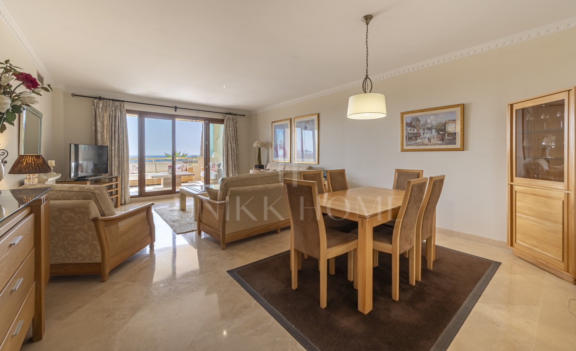 Exclusivo Apartamento con Vistas Panorámicas al Mar, la Montaña La Concha y la Nueva Milla de Oro