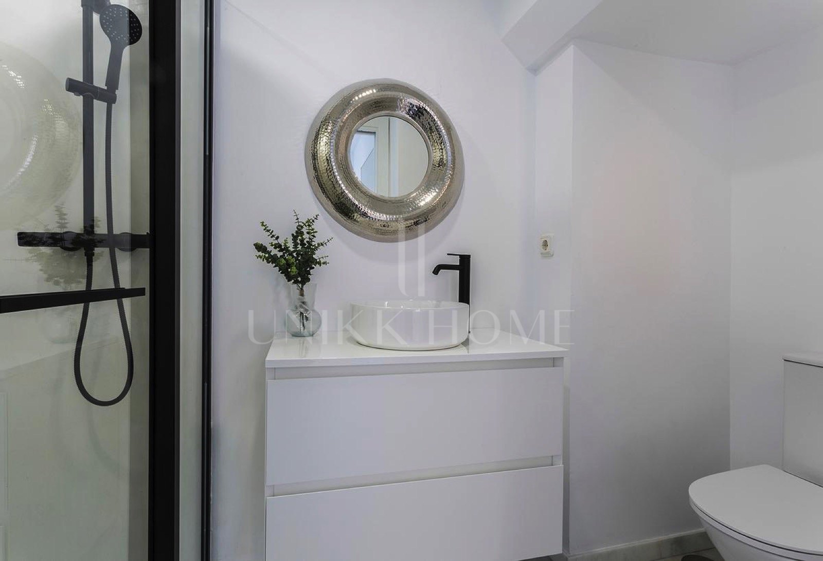 Spectacular Duplex – Fully Refurbished Designer Home with Golf and Sea Views