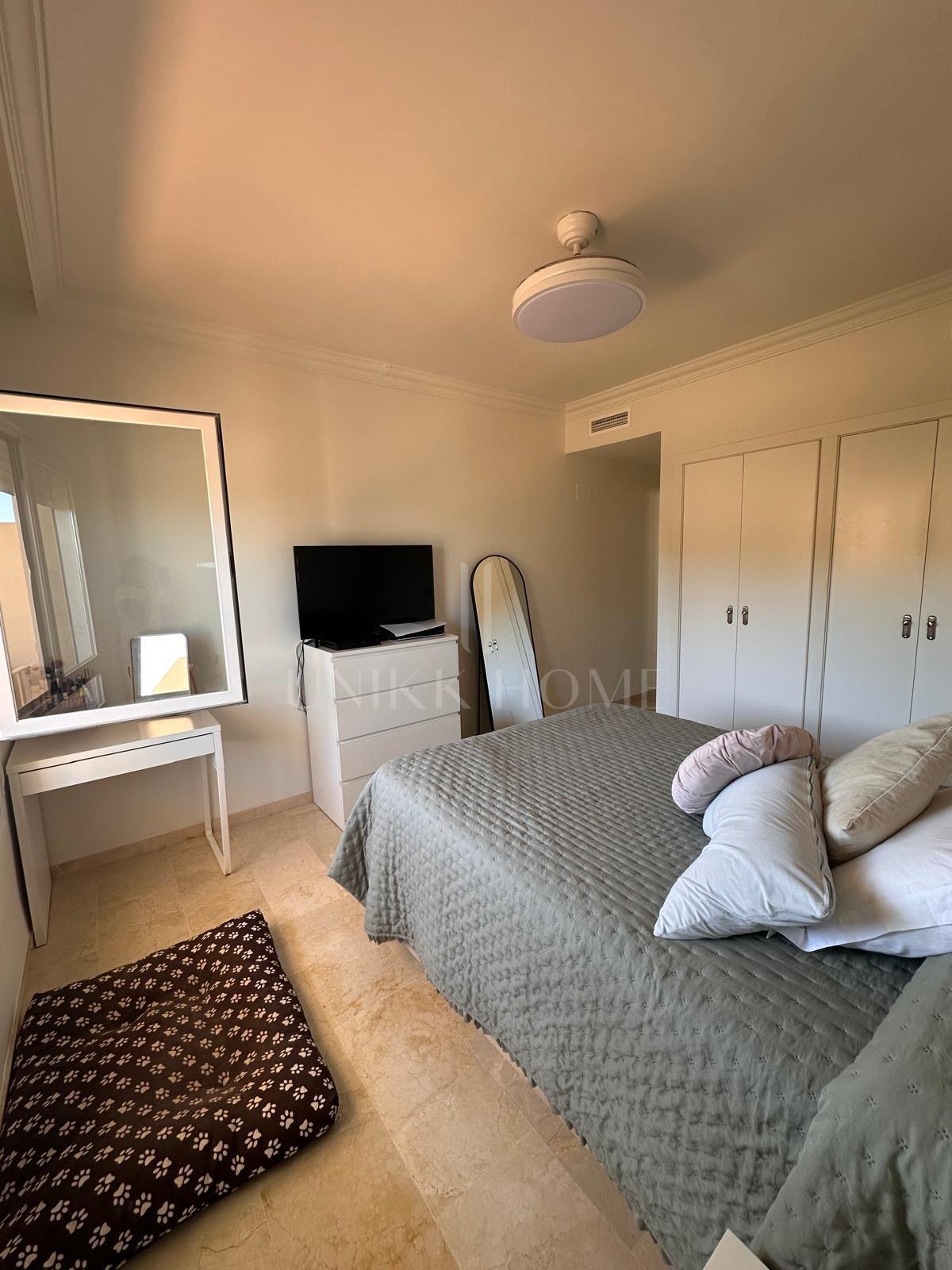 Almost-New Ground-Floor Apartment in Royal Duquesa Hills