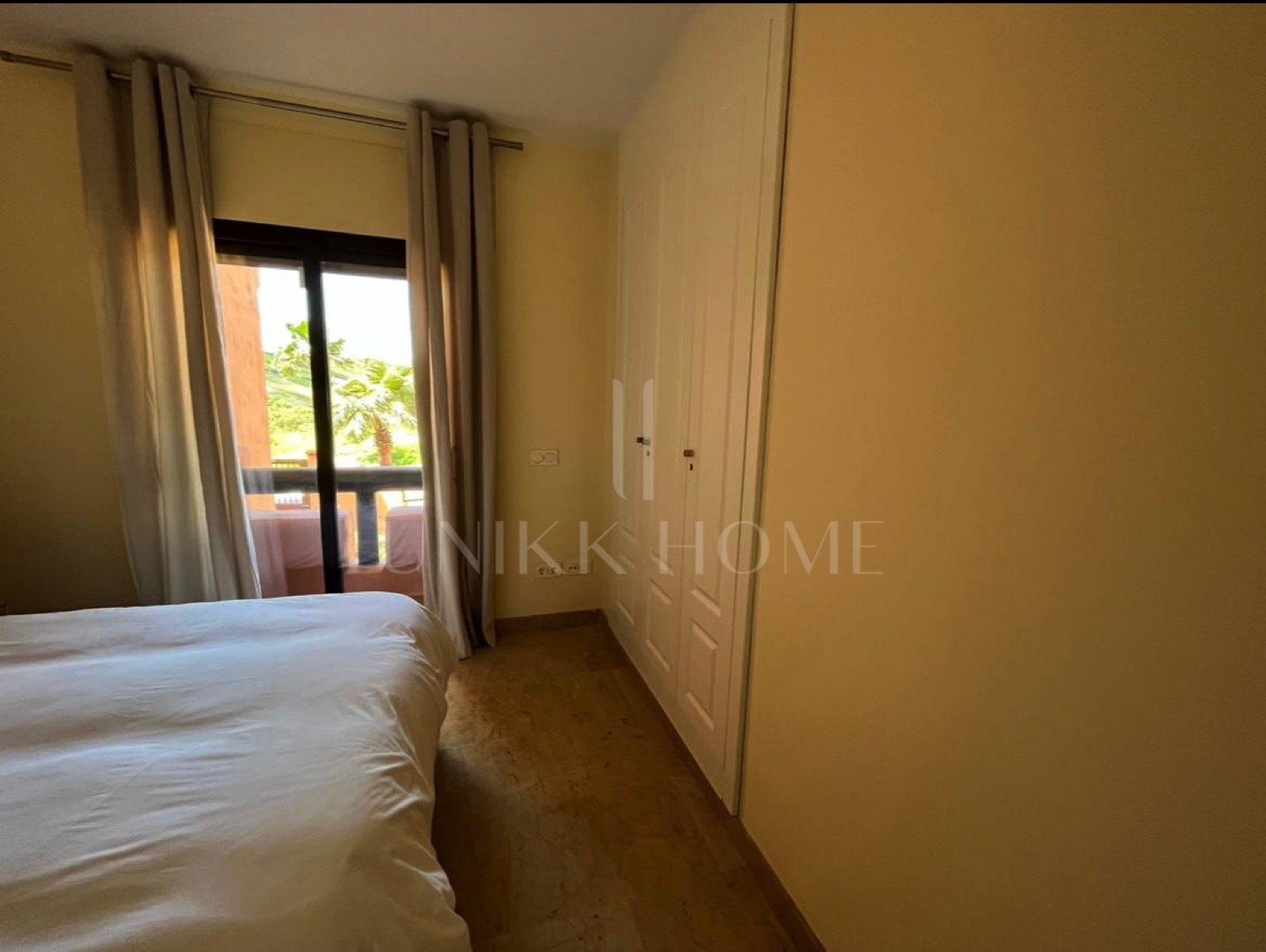Semi-Furnished Apartment in the Exclusive Urb. Coto Real