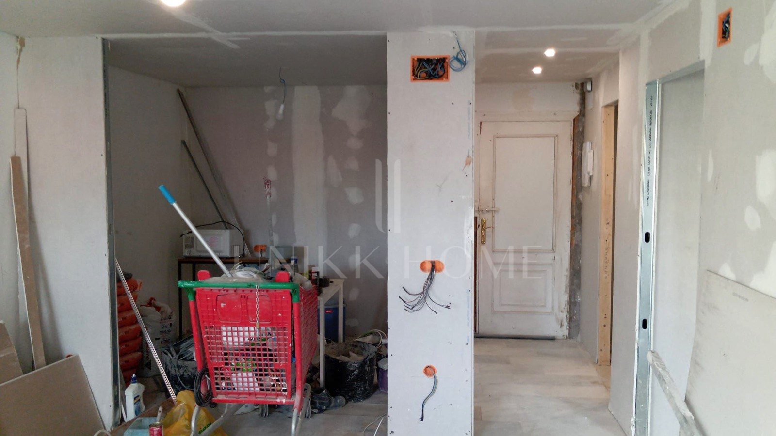 Prime Apartment in the Heart of Puerto Banús NEEDS REFORMS