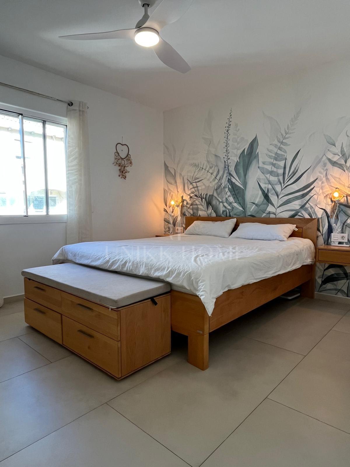 Exclusive Fully Refurbished Beachfront Apartment