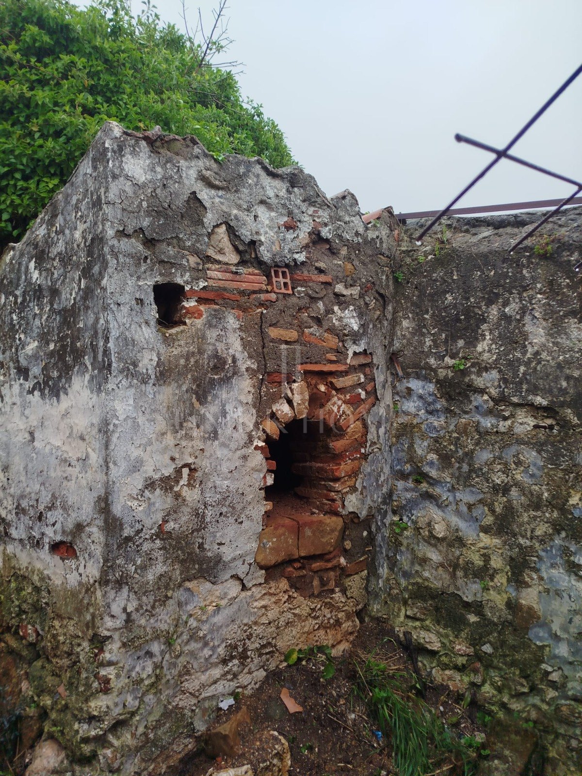 Exciting Reformation Project: Spacious Townhouse in Historic Casares Village