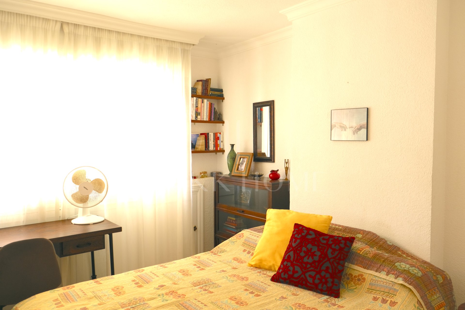 Amplio Apartamento de Tres Dormitorios a Escasos Metros del Paseo Marítimo