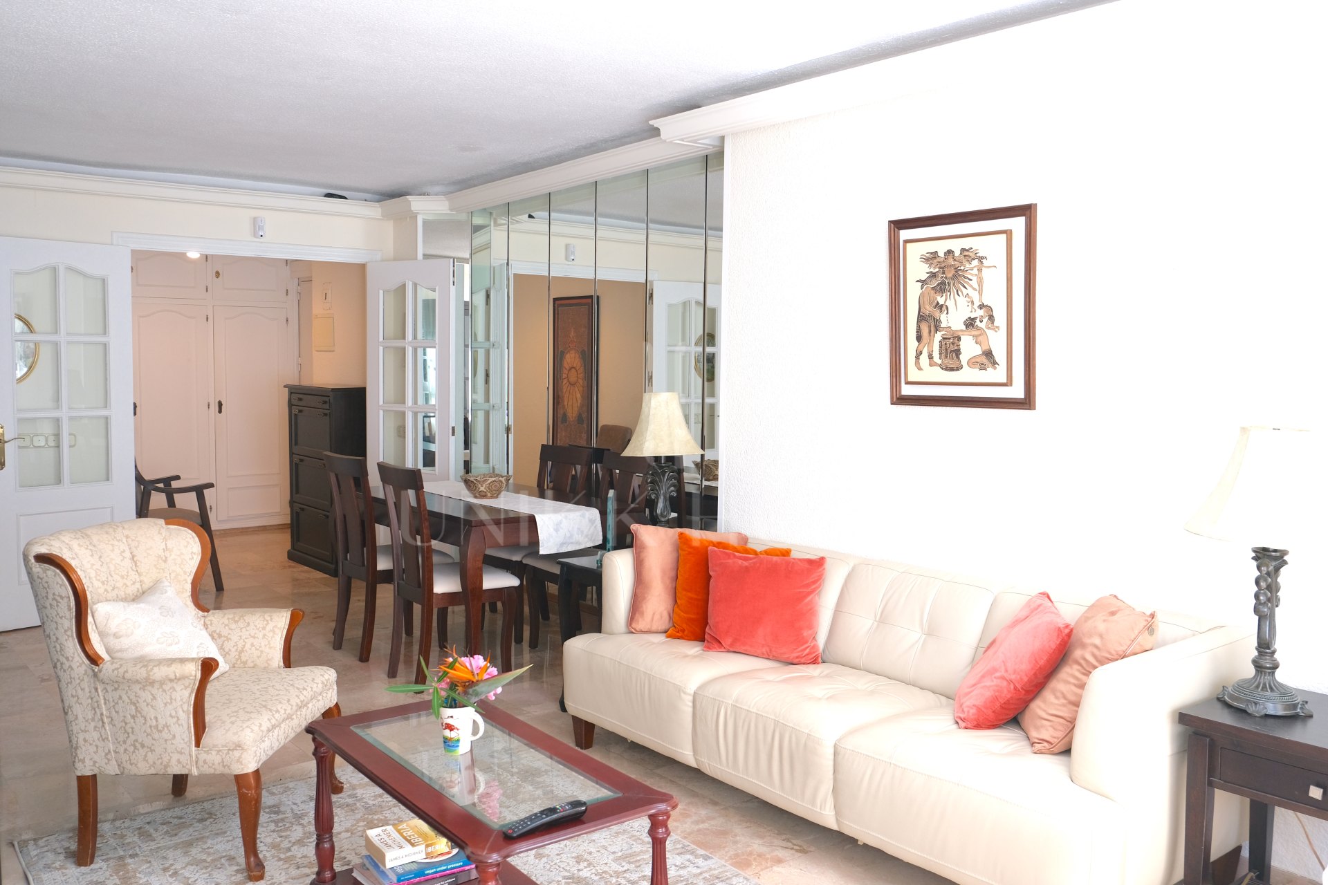 Amplio Apartamento de Tres Dormitorios a Escasos Metros del Paseo Marítimo
