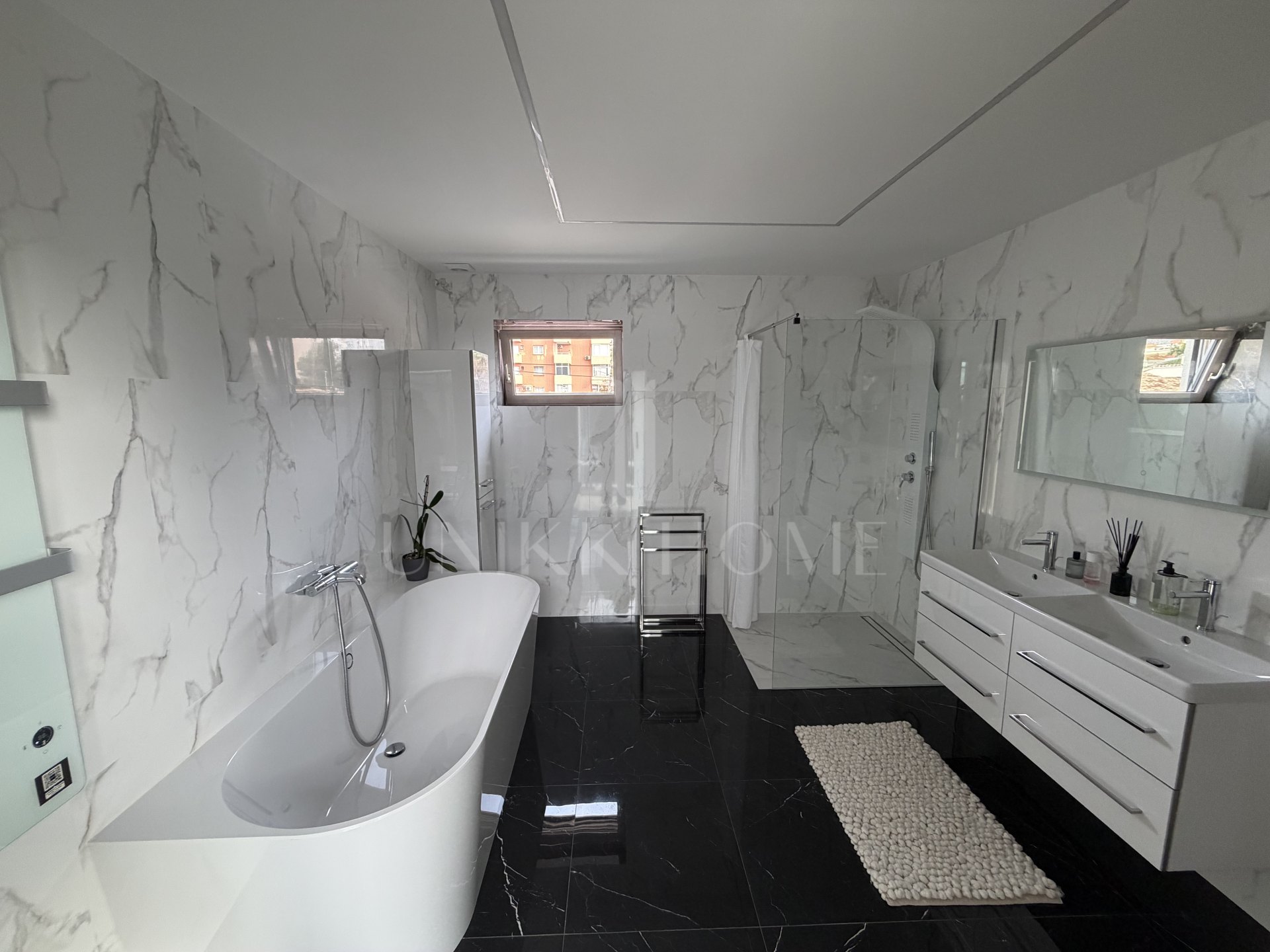 Luxury Villa Just 5 Minutes’ Walk from Benalmádena Beach and Puerto Marina