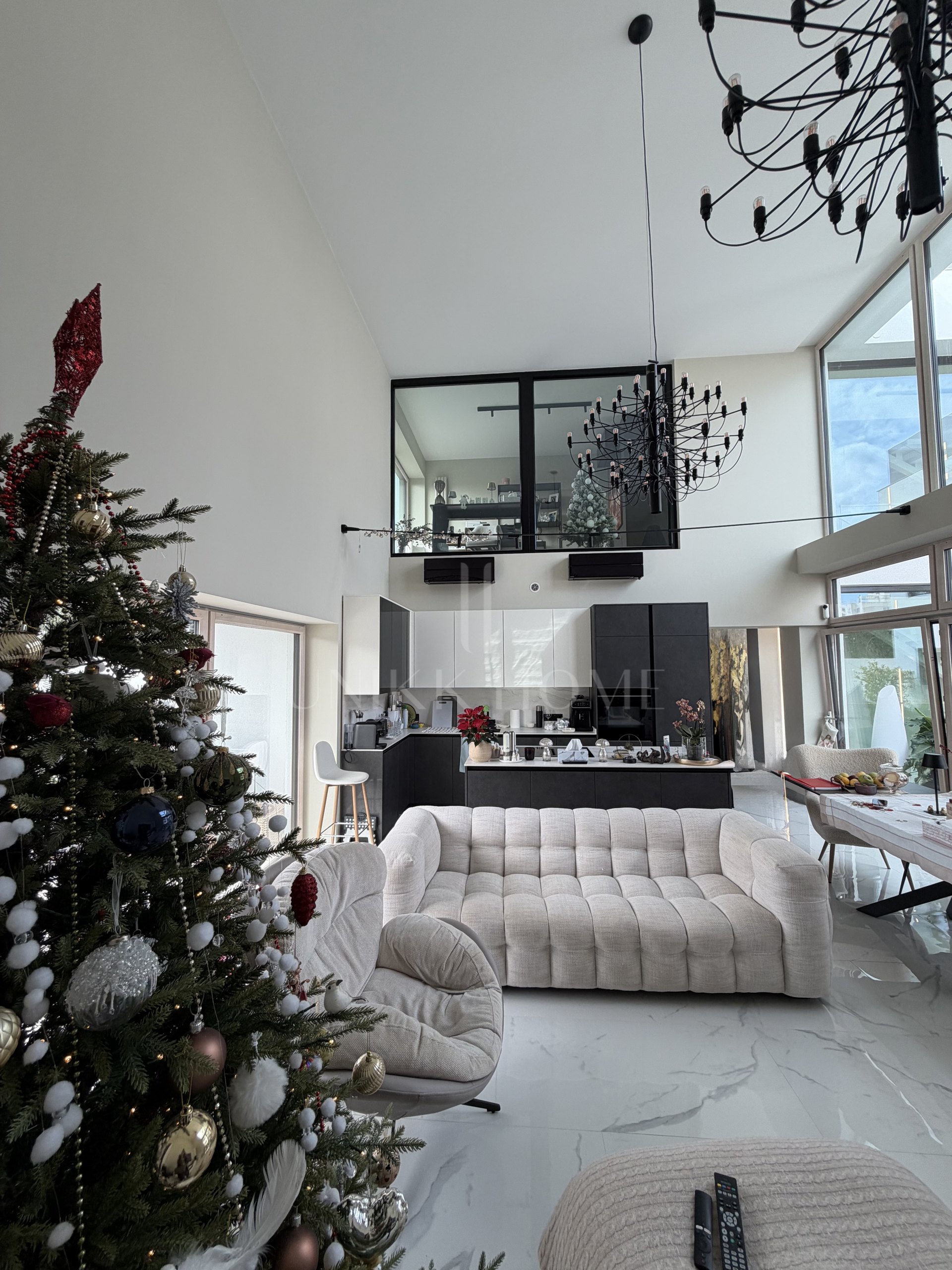 Luxury Villa Just 5 Minutes’ Walk from Benalmádena Beach and Puerto Marina