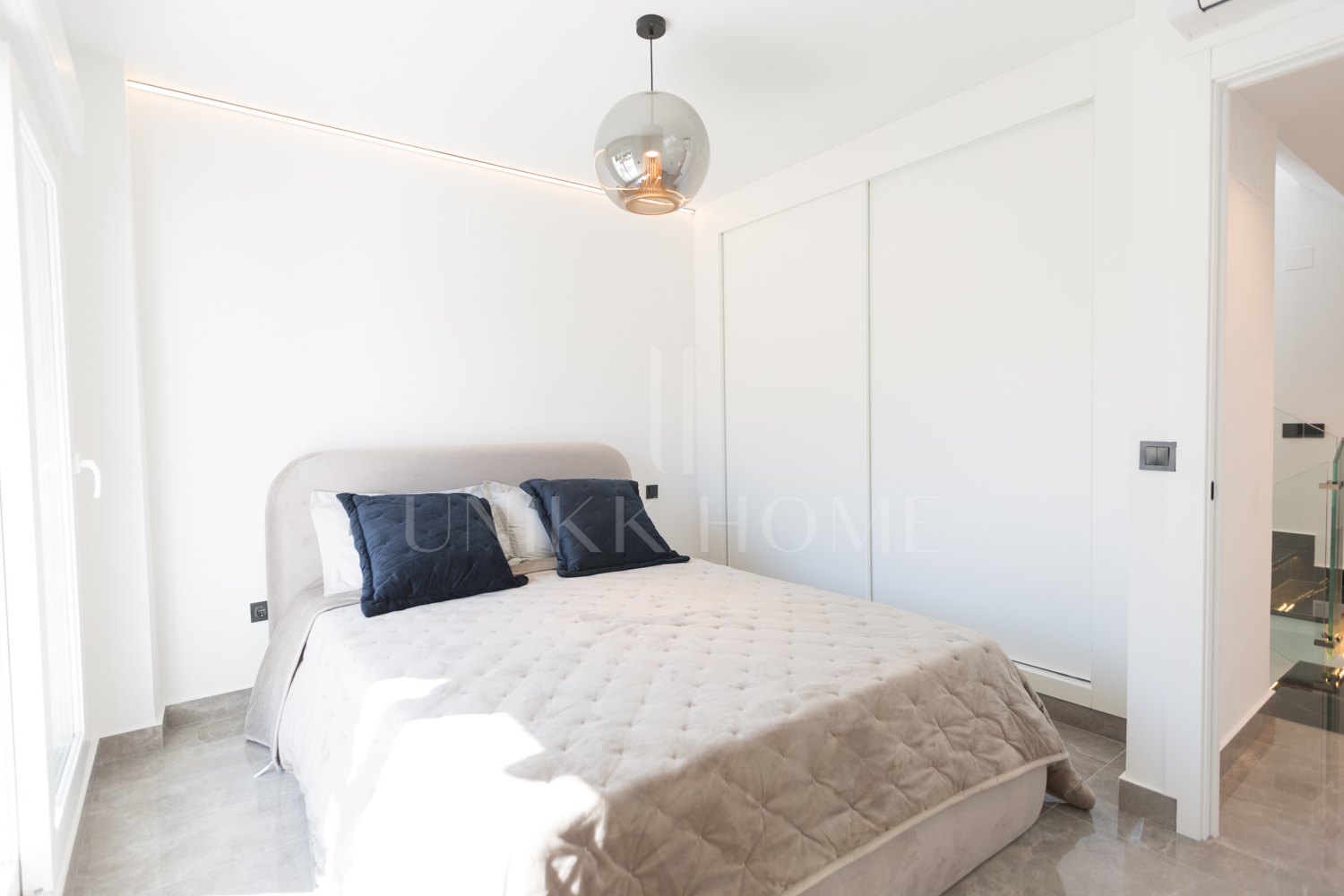 Renovated Corner Townhouse in Los Naranjos | Views of La Concha and 5 min from Puerto Banús