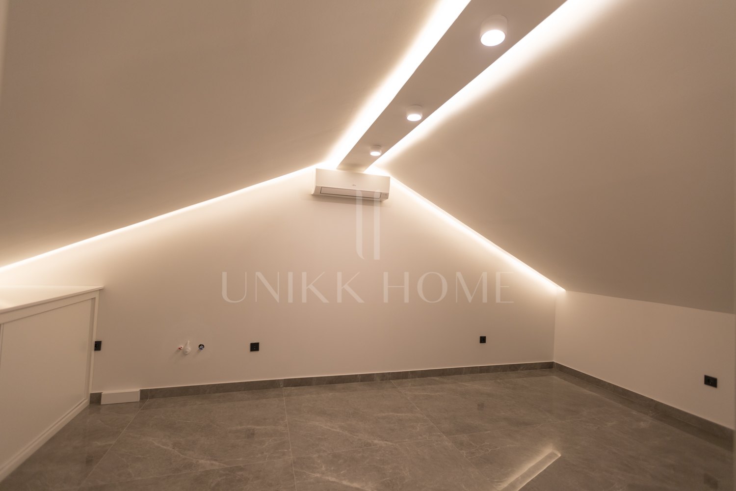 Renovated Corner Townhouse in Los Naranjos | Views of La Concha and 5 min from Puerto Banús