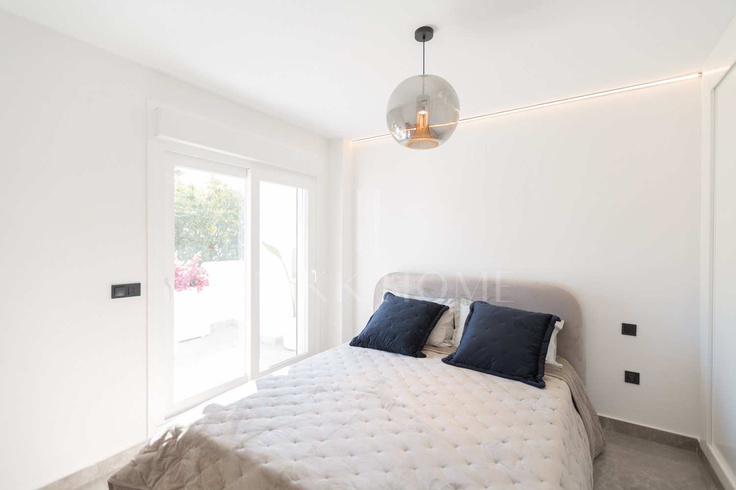 Renovated Corner Townhouse in Los Naranjos | Views of La Concha and 5 min from Puerto Banús