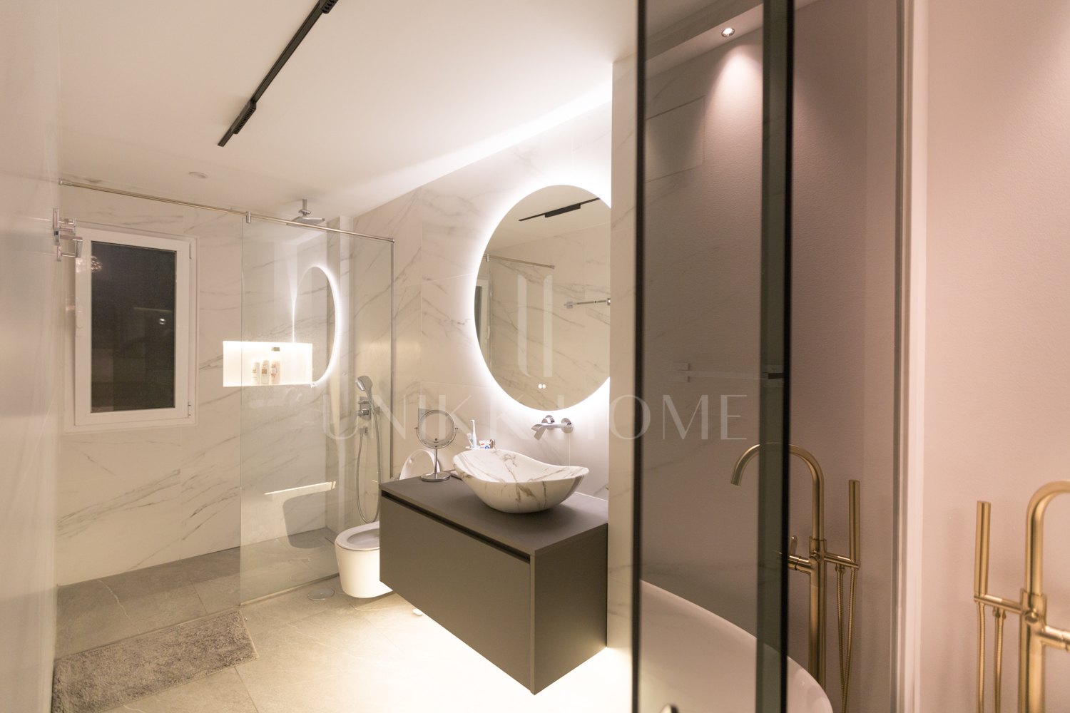 Renovated Corner Townhouse in Los Naranjos | Views of La Concha and 5 min from Puerto Banús