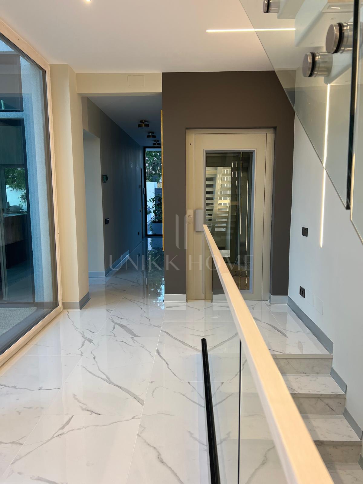 Luxury Villa Just 5 Minutes’ Walk from Benalmádena Beach and Puerto Marina