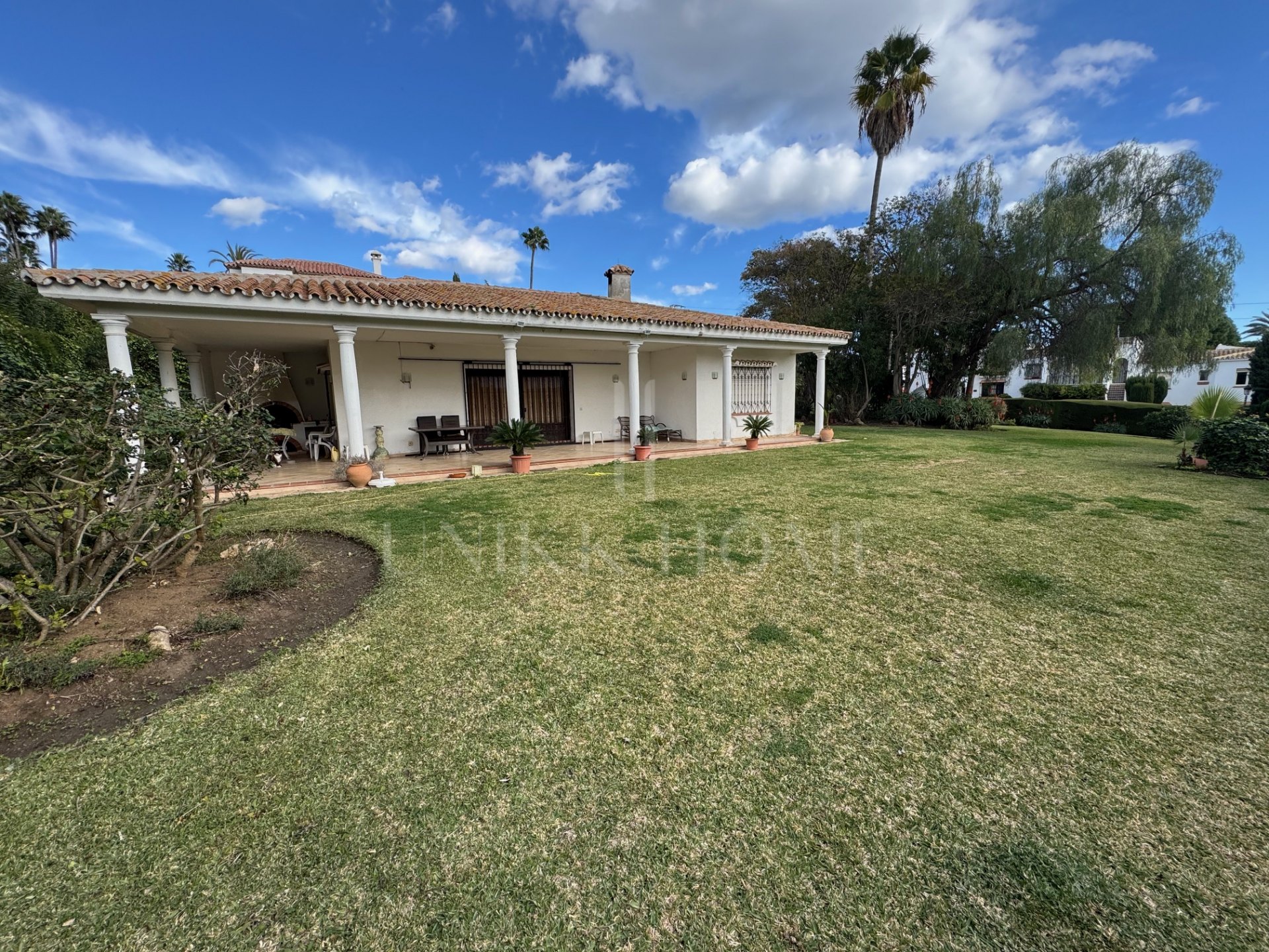 Villa con encanto y gran potencial en Paraíso Medio – New Golden Mile