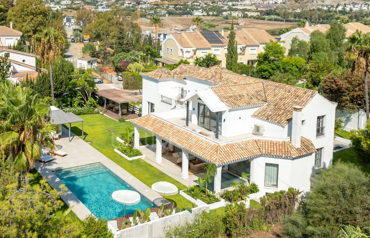 Residencia andaluz de lujo con jardines y piscina en Ubicación privilegiada