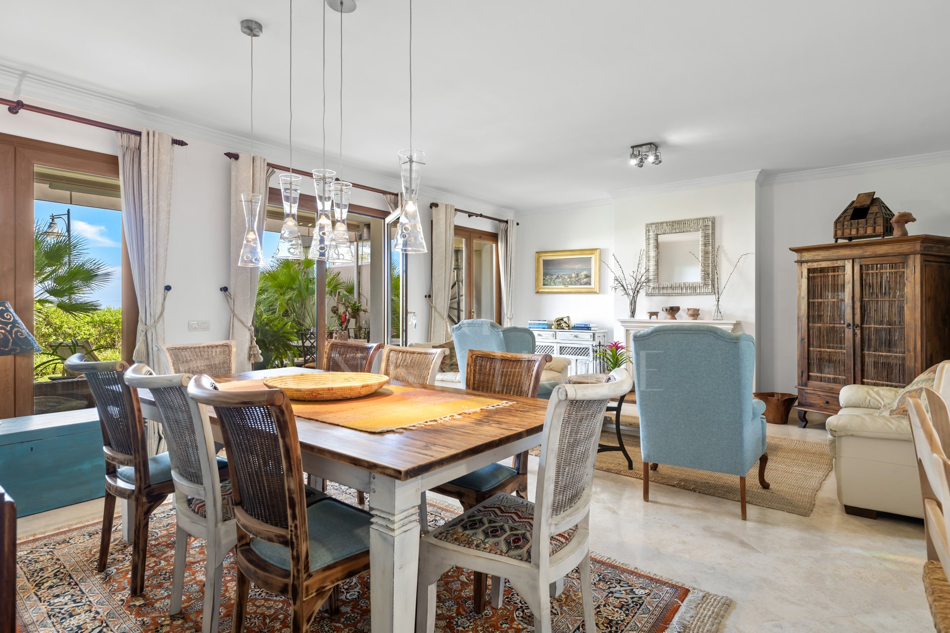 Elegant and spacious Villa in Paraíso Hills, Estepona – Coastal views and Exclusive amenities