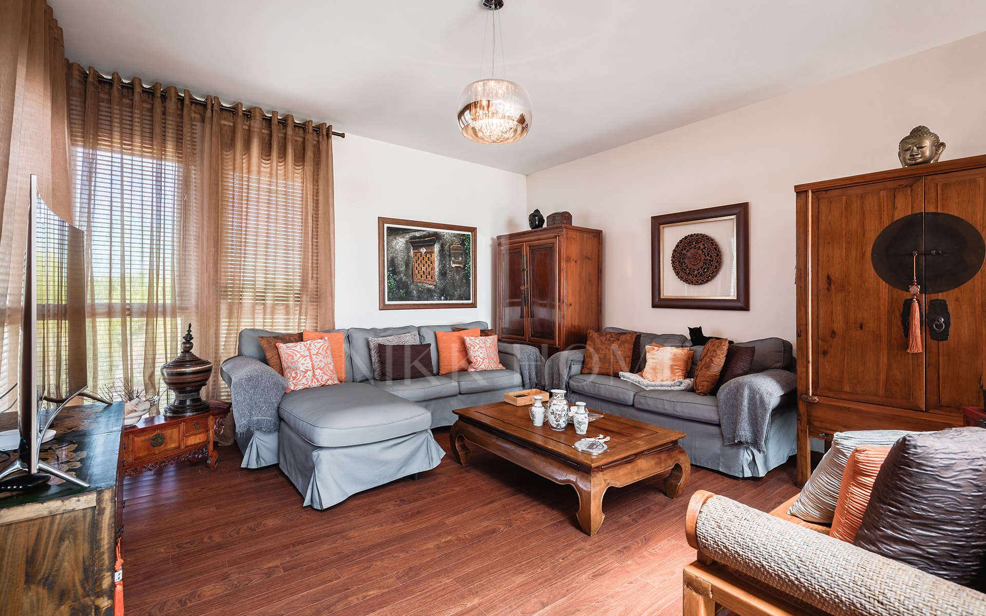 Contemporary Townhouse with Panoramic Views in a Gated Complex in Benahavís