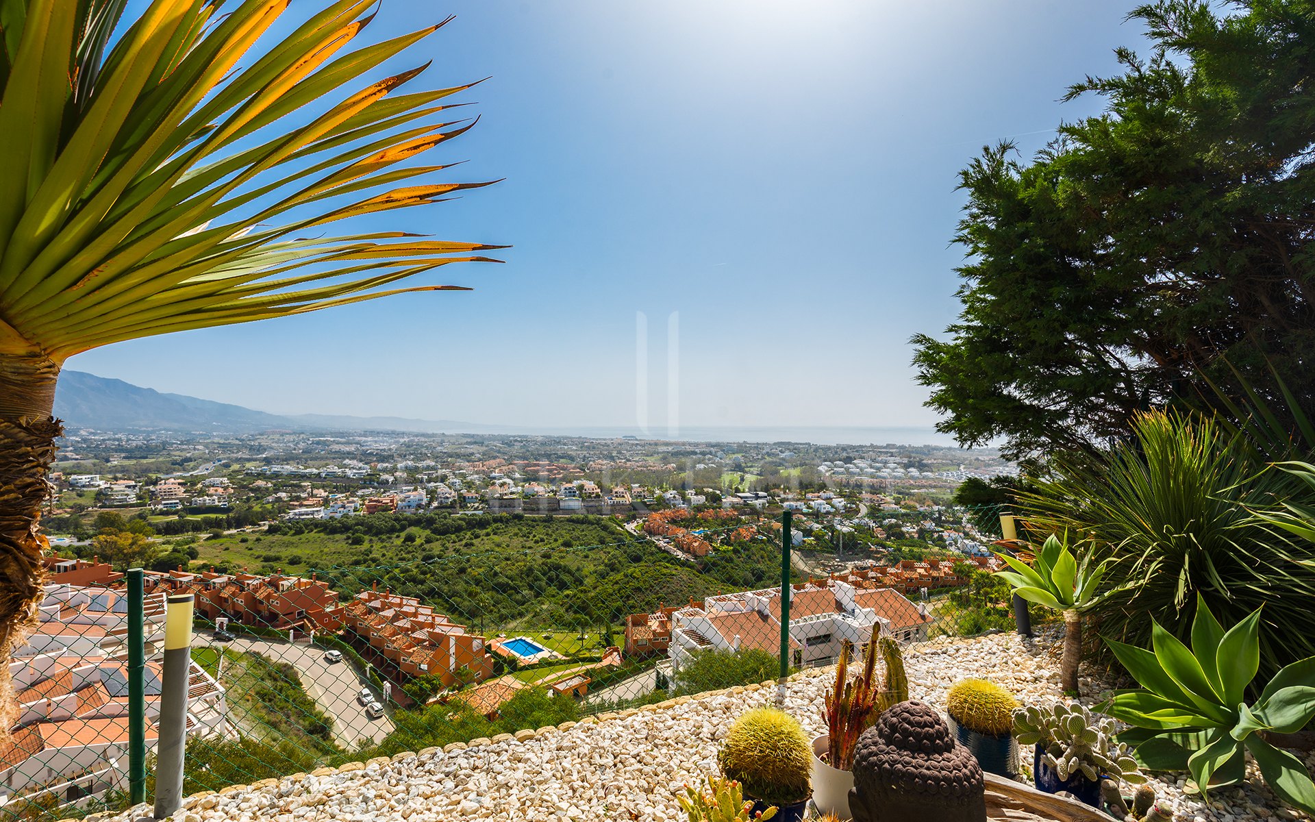 Contemporary Townhouse with Panoramic Views in a Gated Complex in Benahavís