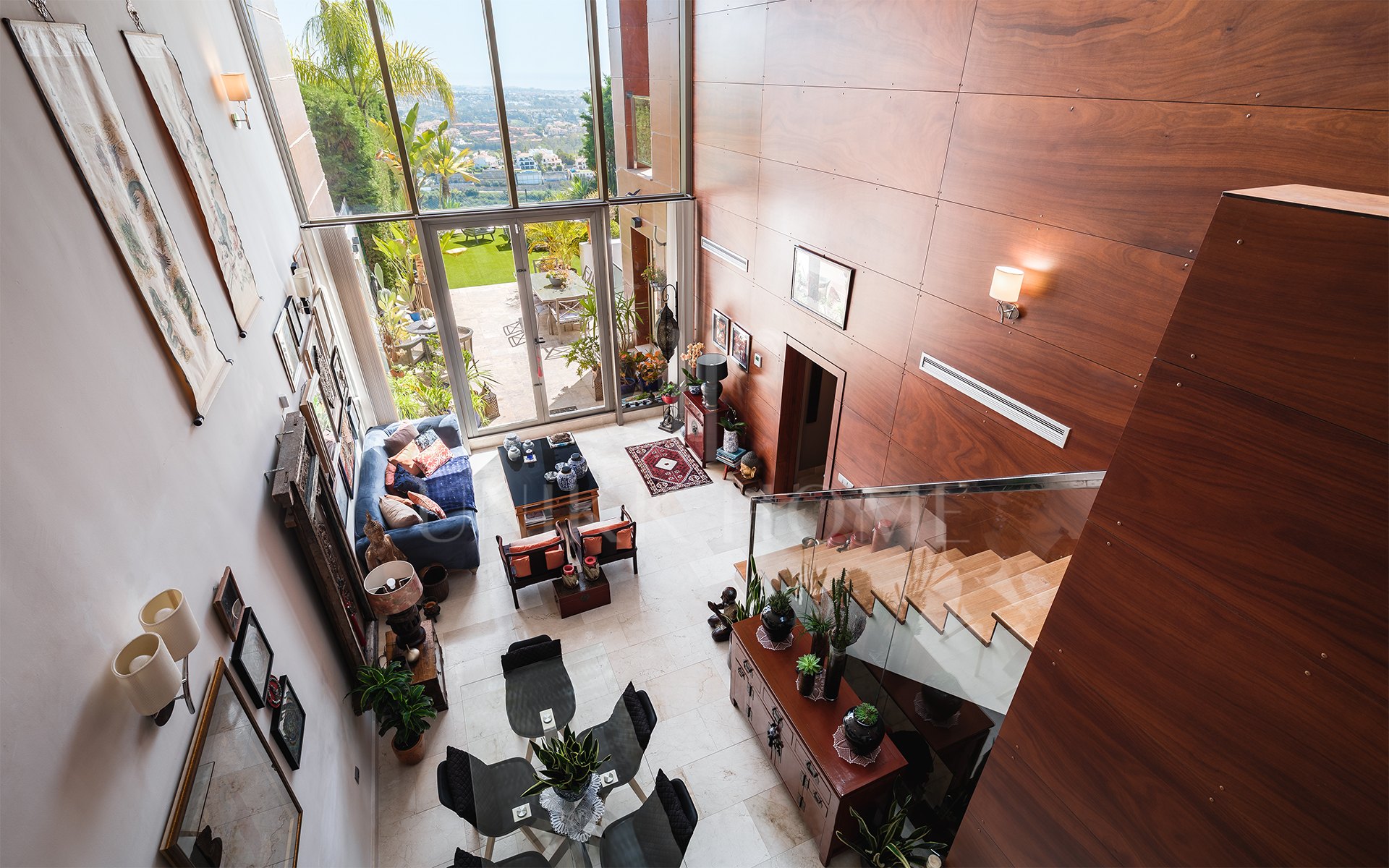 Contemporary Townhouse with Panoramic Views in a Gated Complex in Benahavís