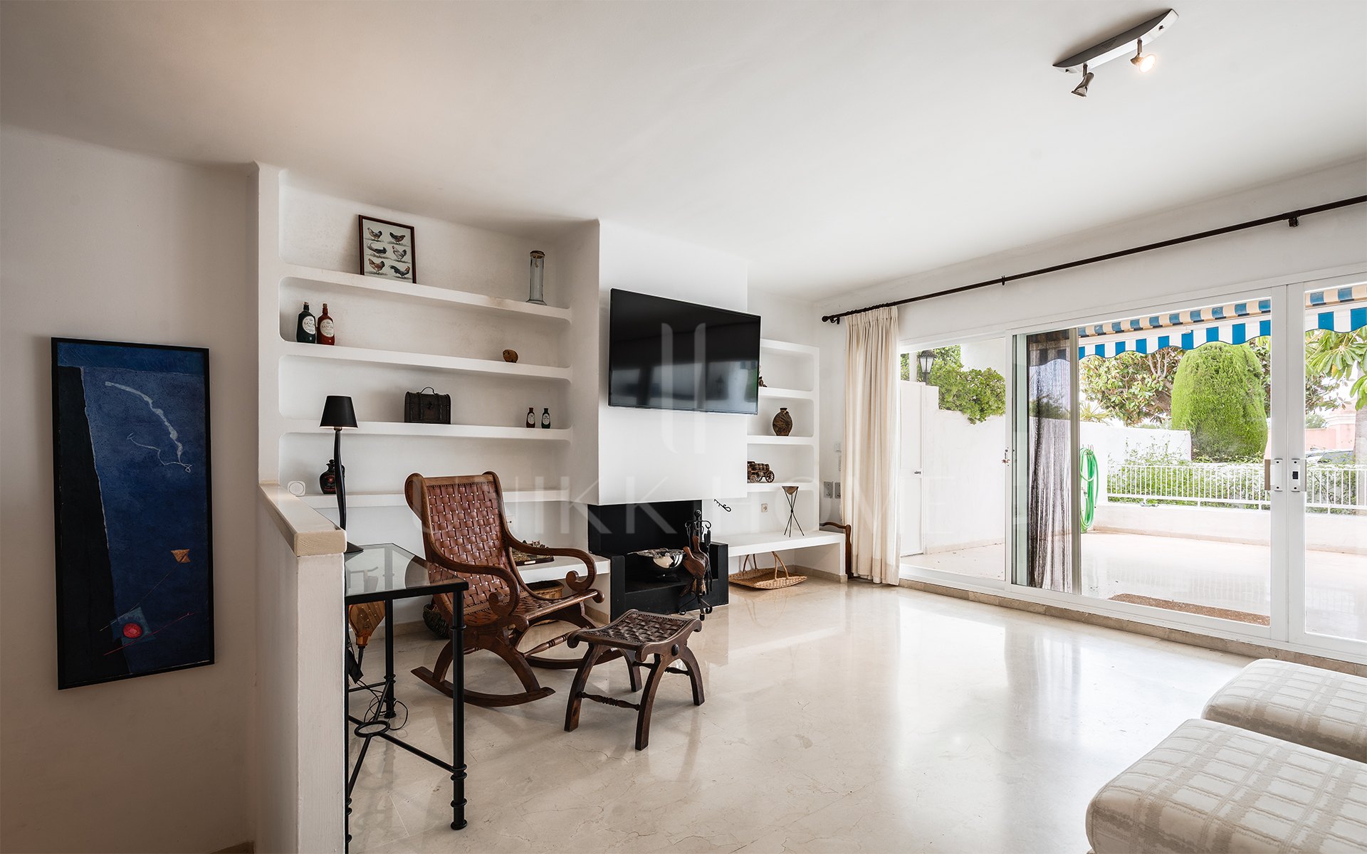 Elegante dúplex con orientación sur y amplias terrazas en Río Real, Marbella este