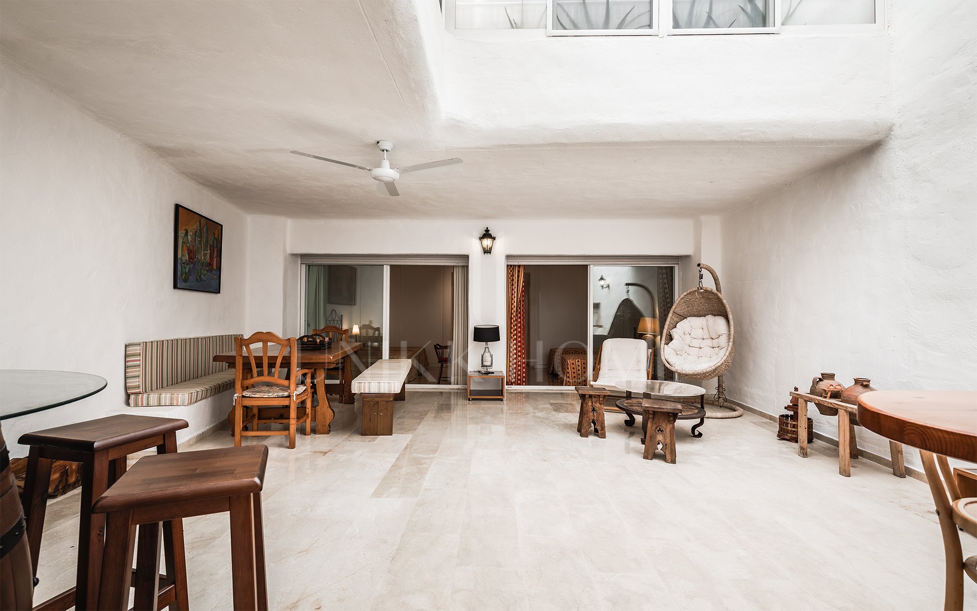 Elegante dúplex con orientación sur y amplias terrazas en Río Real, Marbella este