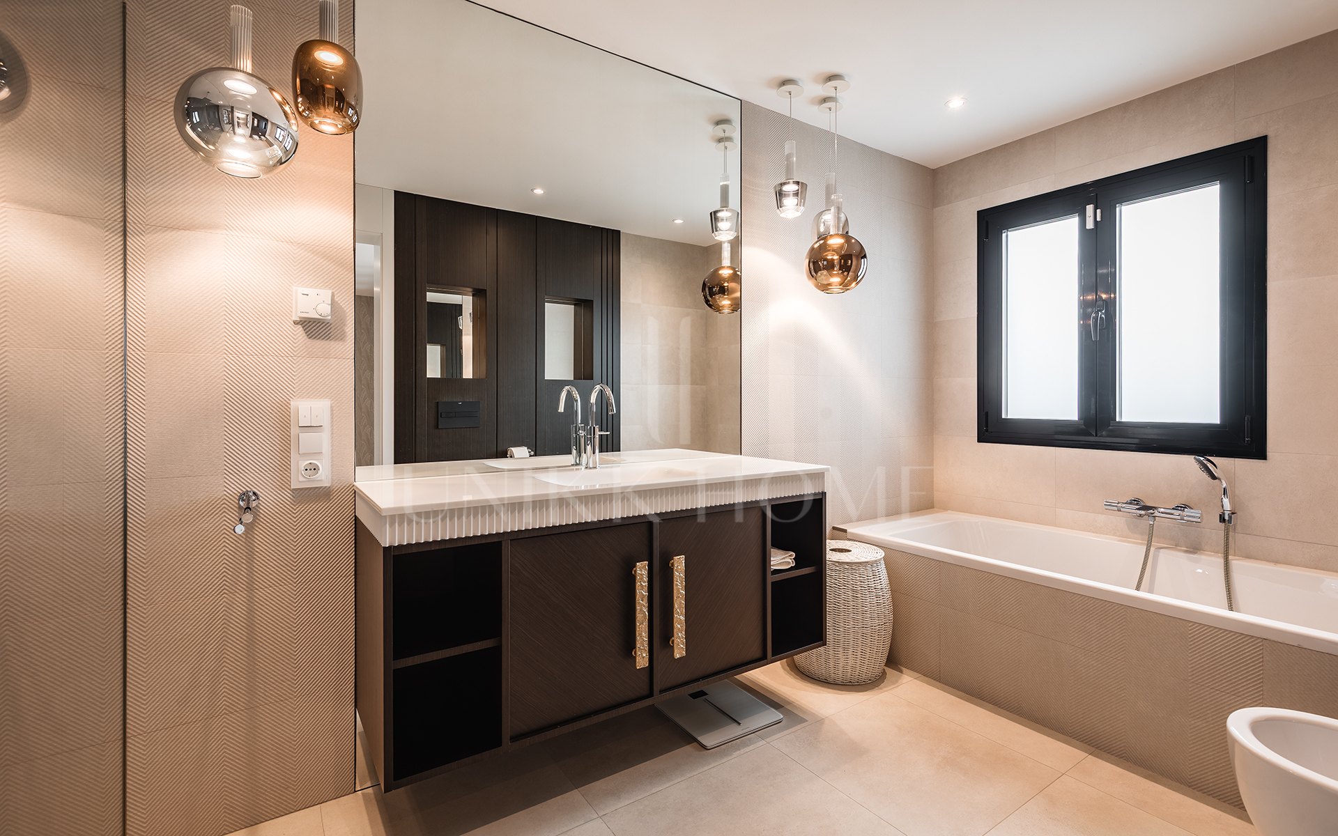 Elegante villa totalmente renovada con vivienda de invitados y vistas panorámicas en El Madroñal