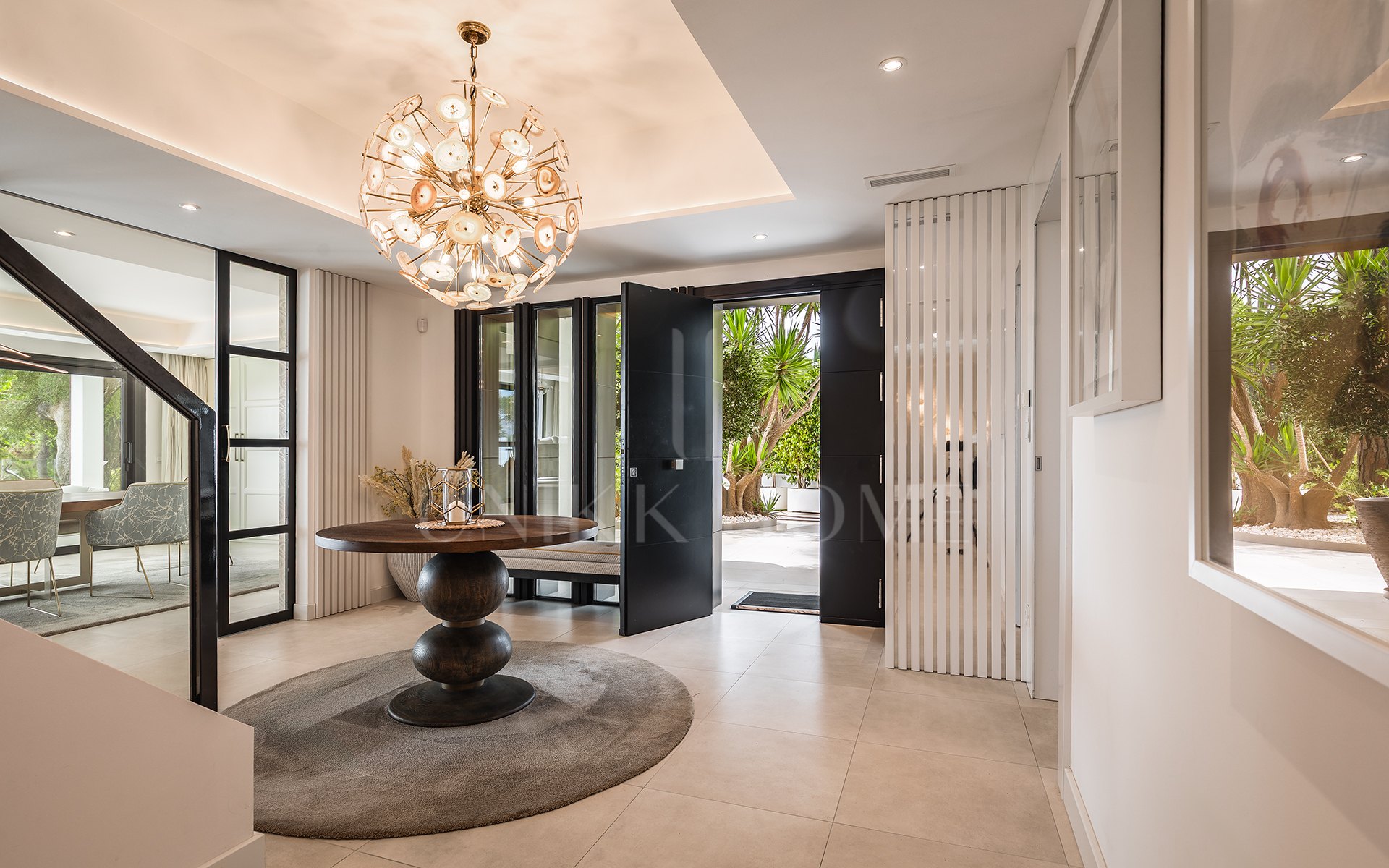 Elegante villa totalmente renovada con vivienda de invitados y vistas panorámicas en El Madroñal