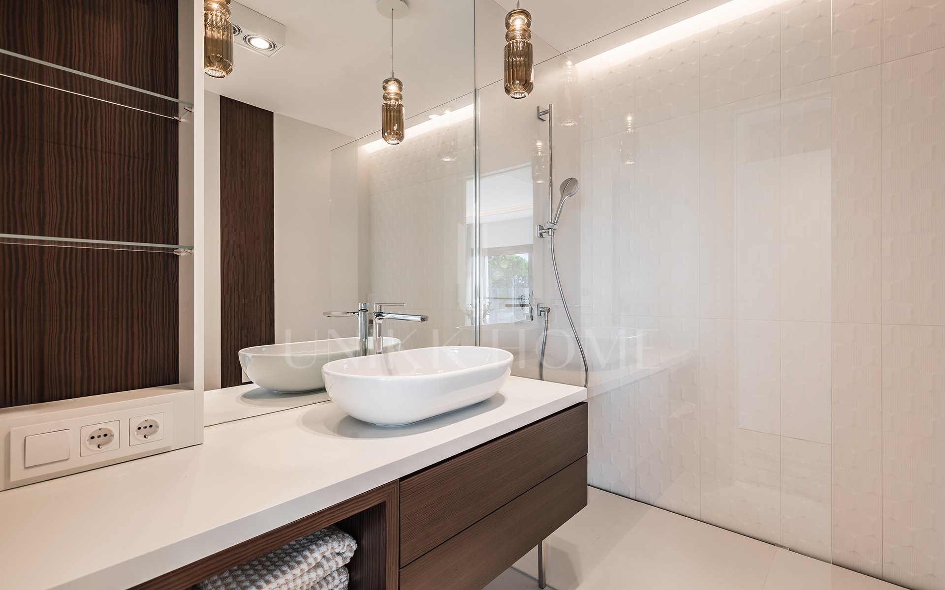 Elegante villa totalmente renovada con vivienda de invitados y vistas panorámicas en El Madroñal