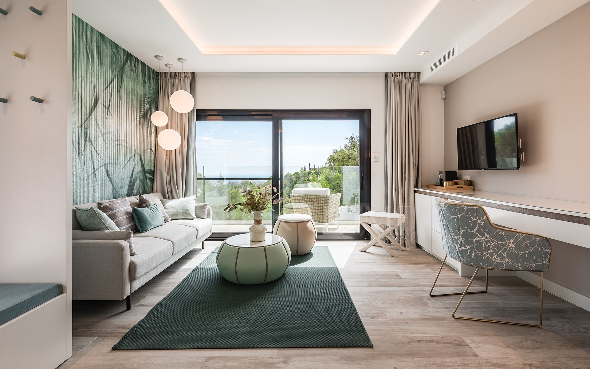 Elegante villa totalmente renovada con vivienda de invitados y vistas panorámicas en El Madroñal