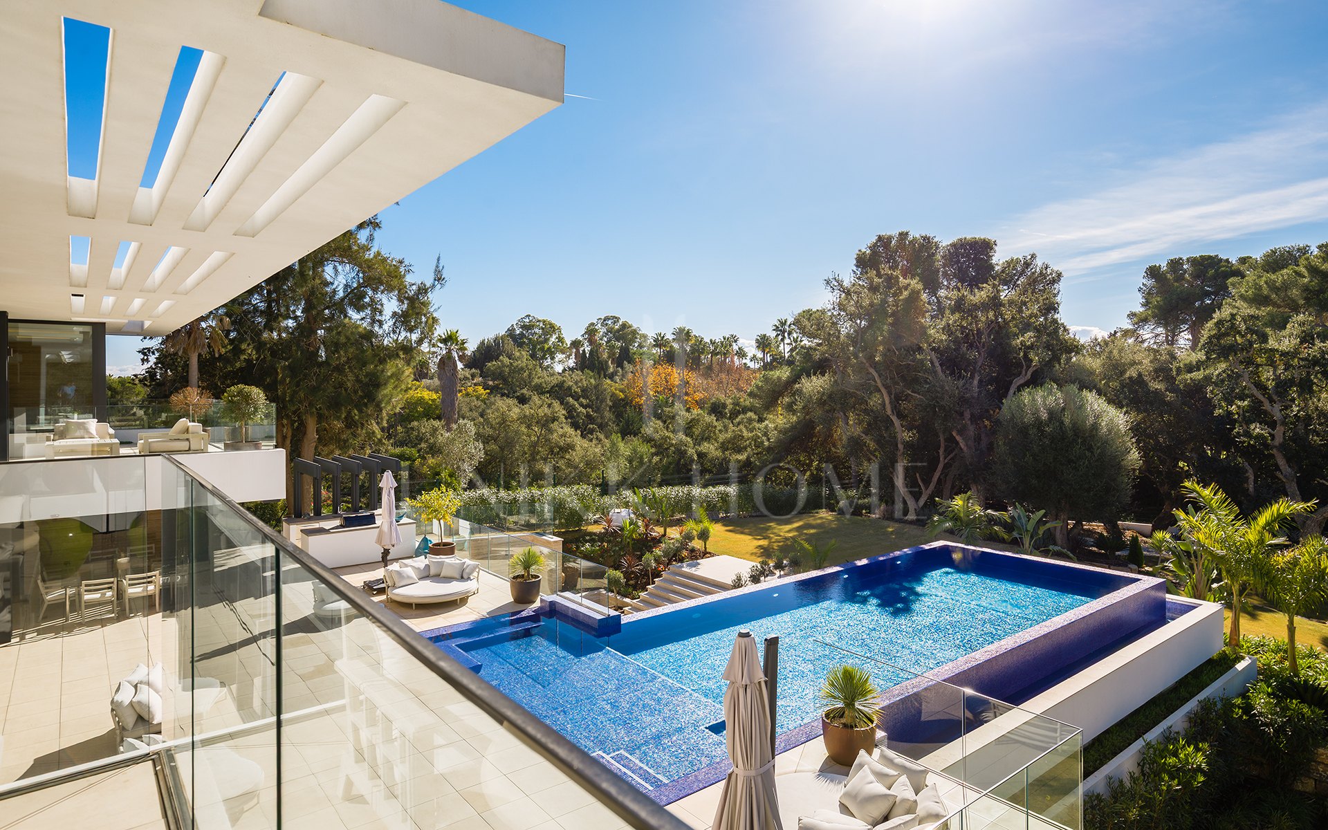 A Masterpiece of Modern Elegance in Sotogrande’s Kings and Queens