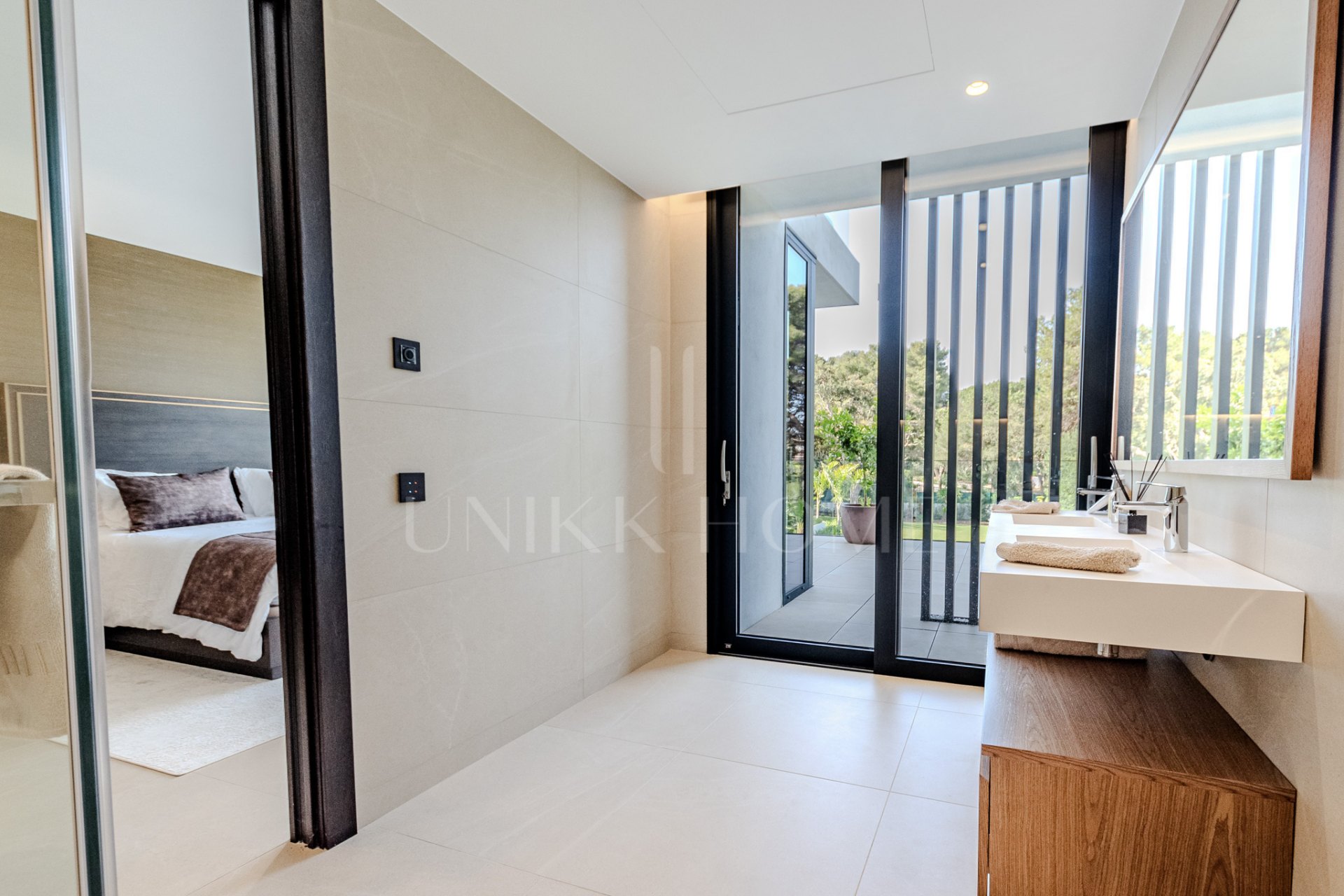 A Masterpiece of Modern Elegance in Sotogrande’s Kings and Queens