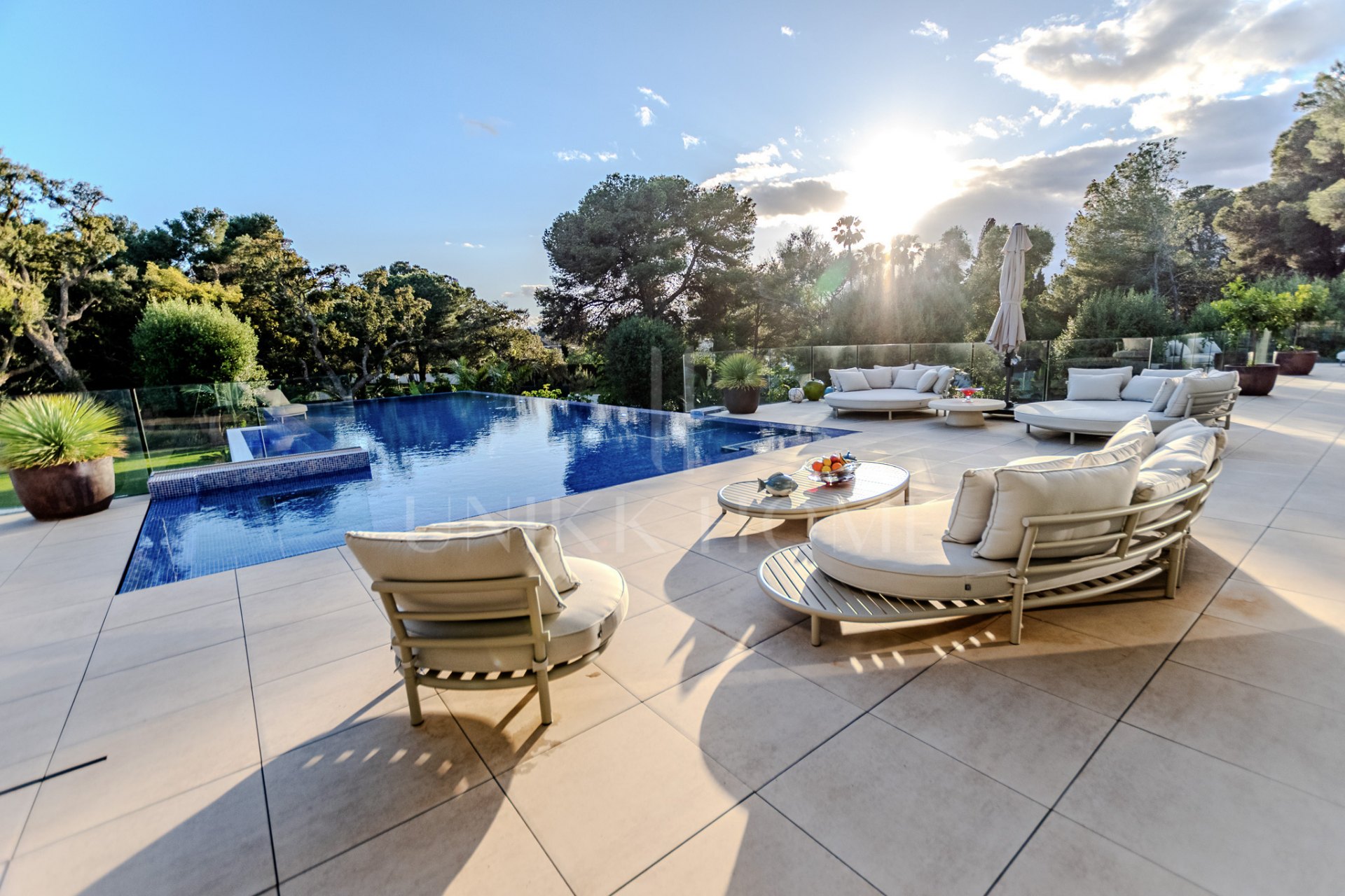 A Masterpiece of Modern Elegance in Sotogrande’s Kings and Queens
