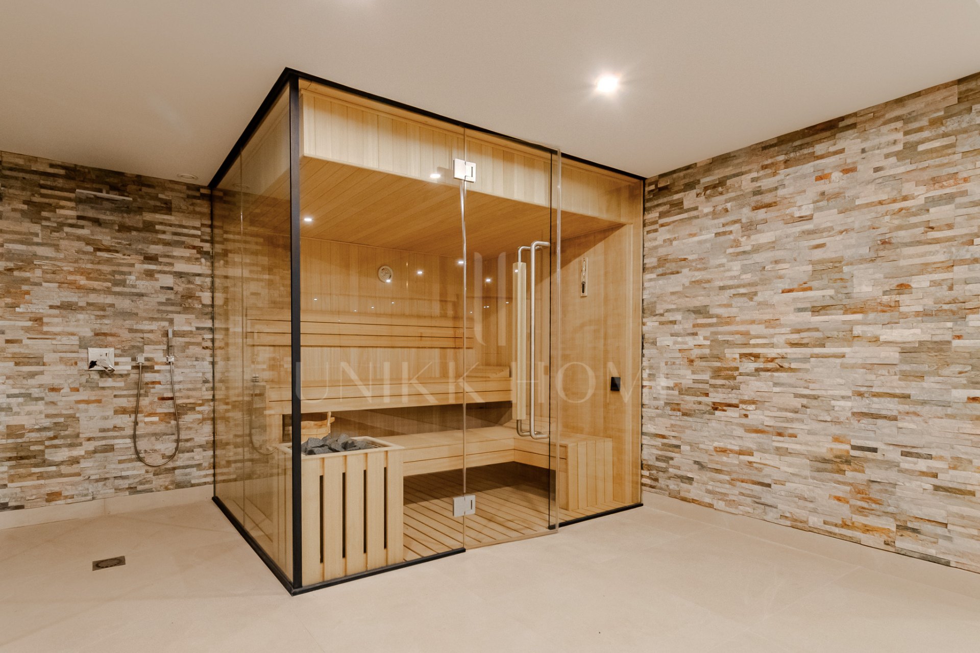 A Masterpiece of Modern Elegance in Sotogrande’s Kings and Queens