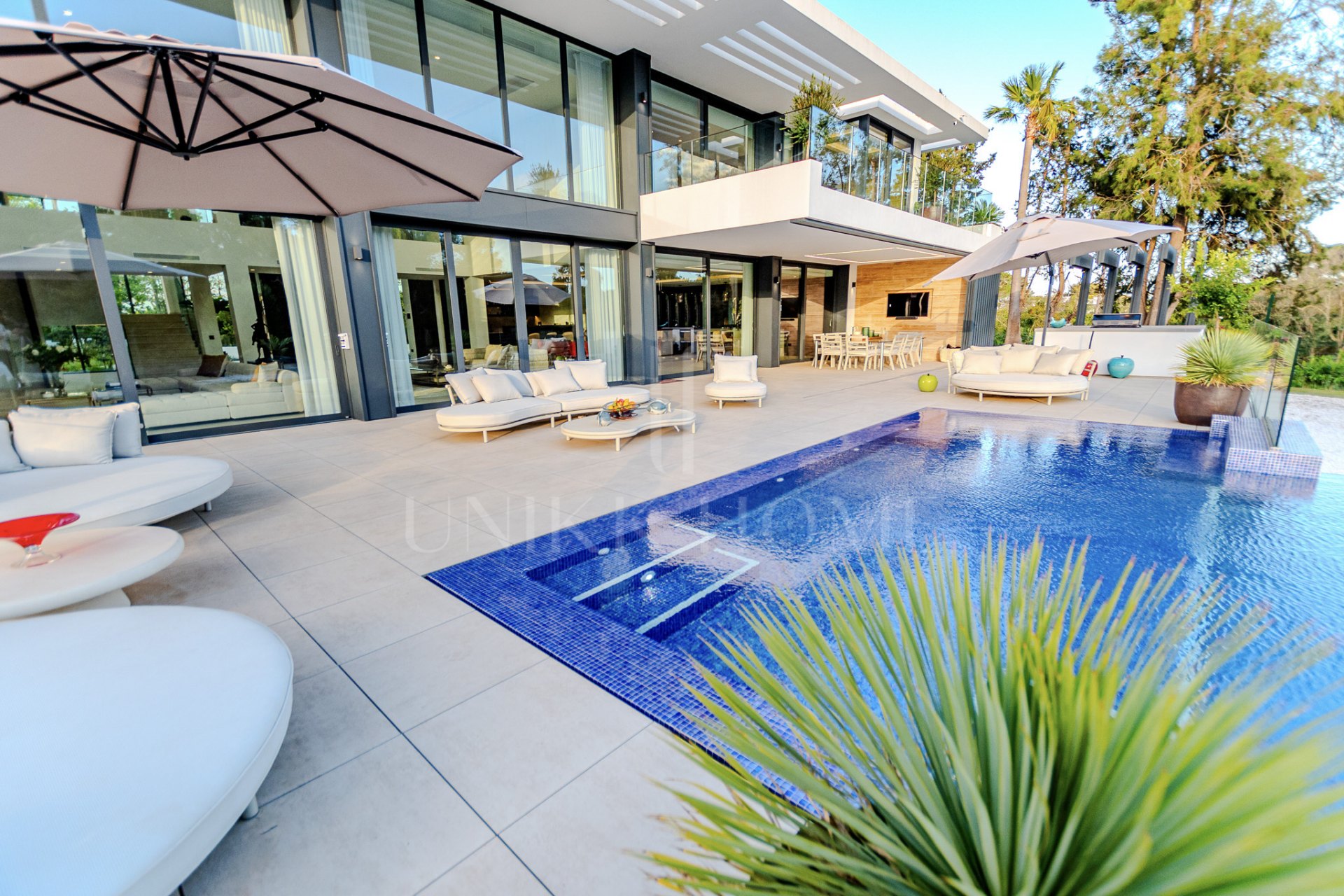 A Masterpiece of Modern Elegance in Sotogrande’s Kings and Queens