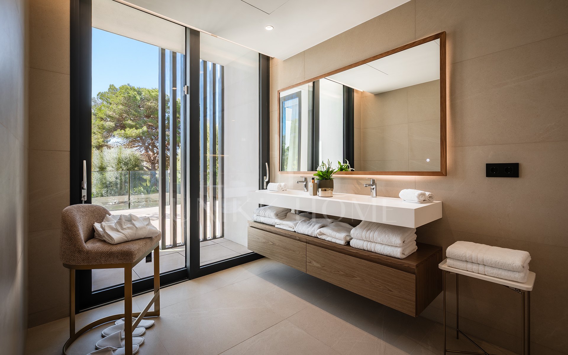 A Masterpiece of Modern Elegance in Sotogrande’s Kings and Queens